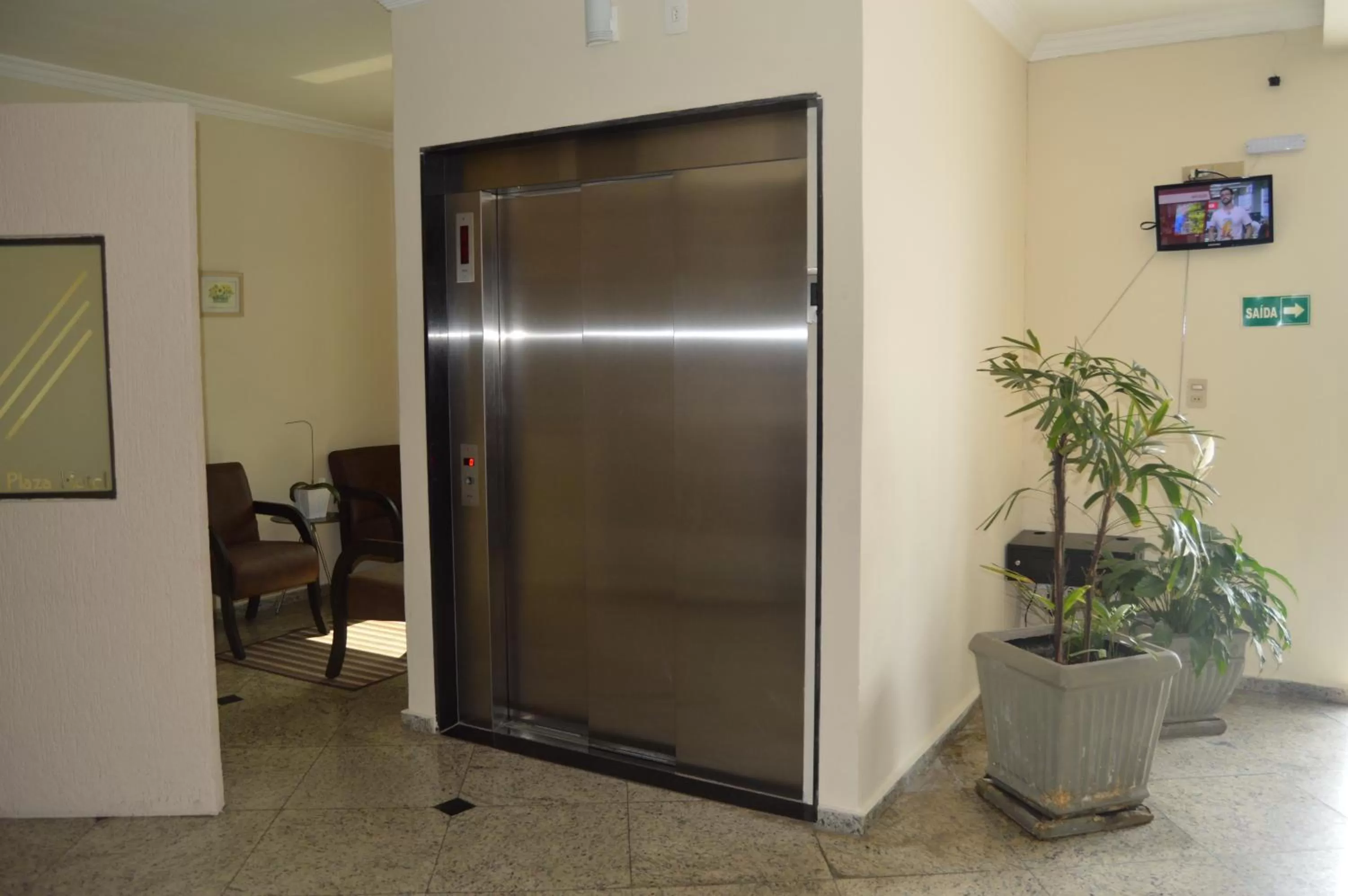 Decorative detail in Aero Plaza Hotel