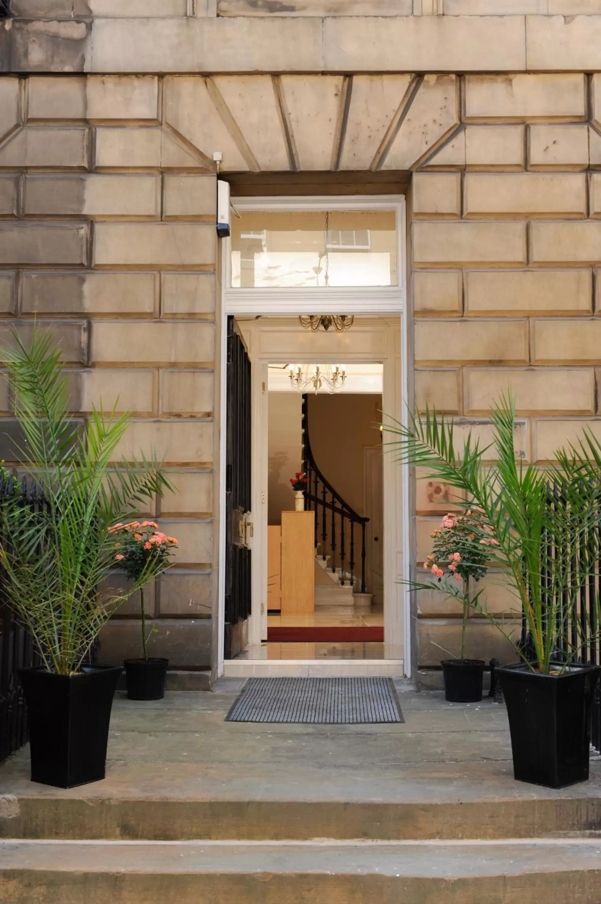 Facade/entrance in Edinburgh City Suites