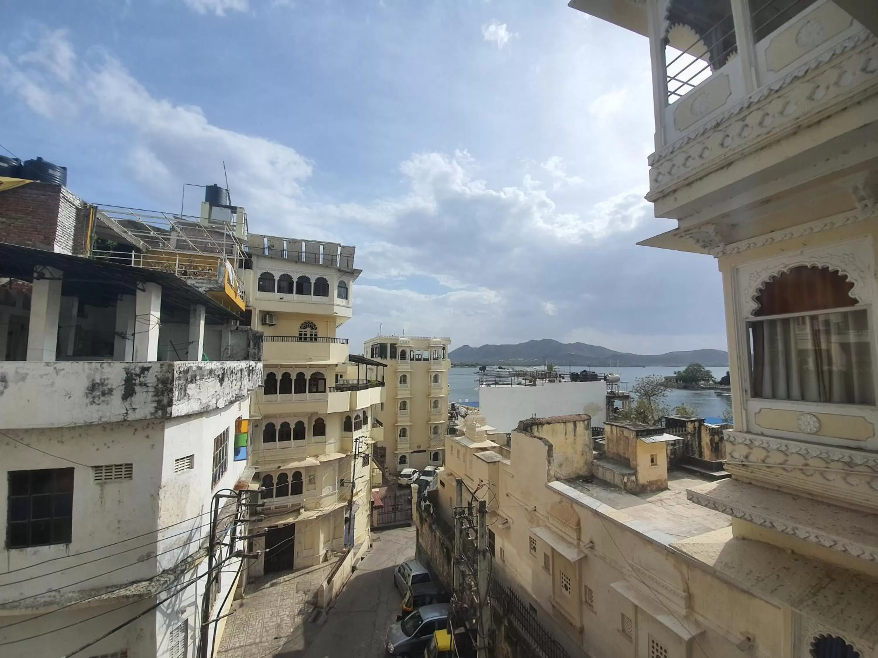 Hotel Mewar Haveli - At Lake Pichola Hotel Mewar Haveli - At Lake Pichola