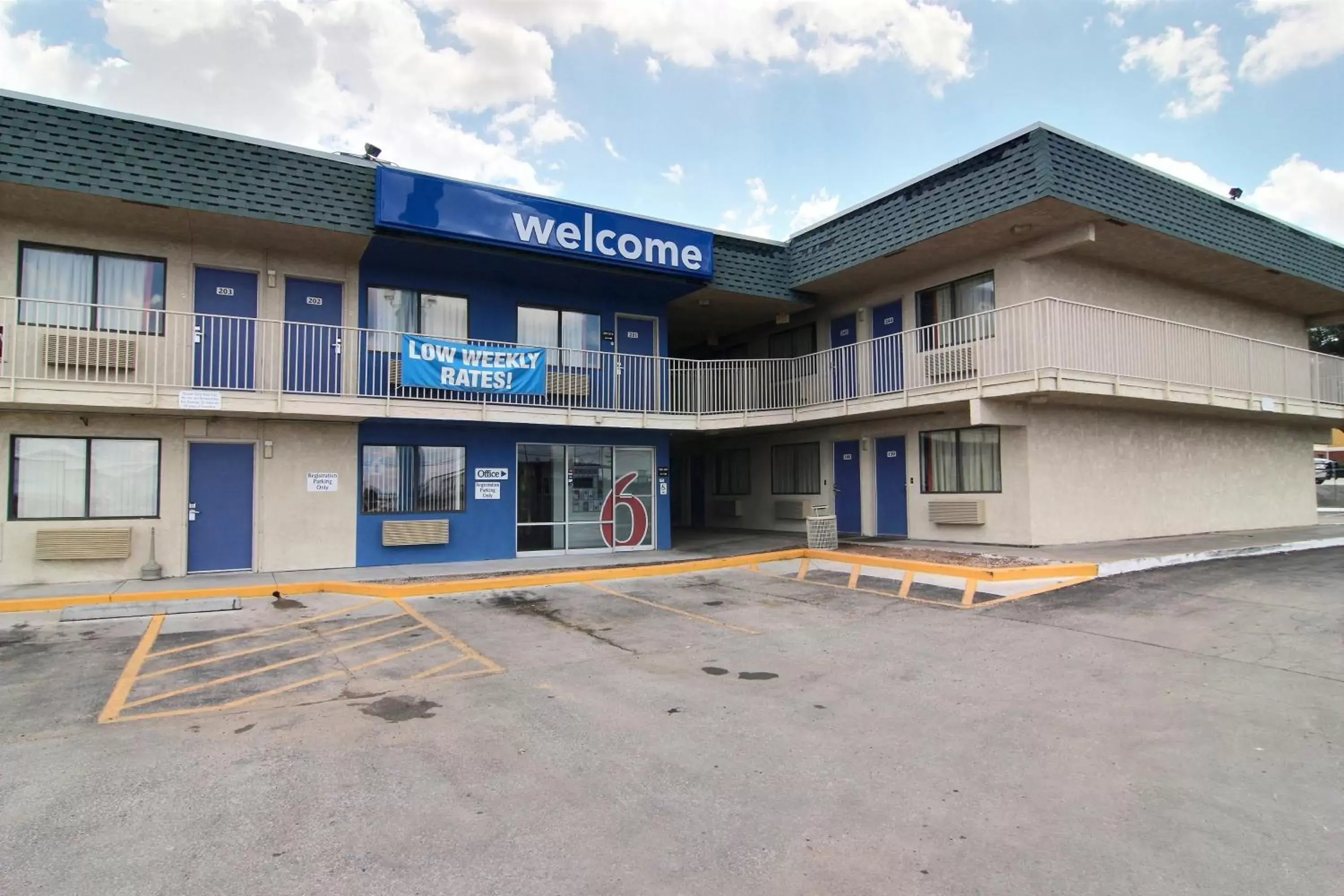 Facade/entrance, Property Building in Motel 6-Fort Stockton, TX