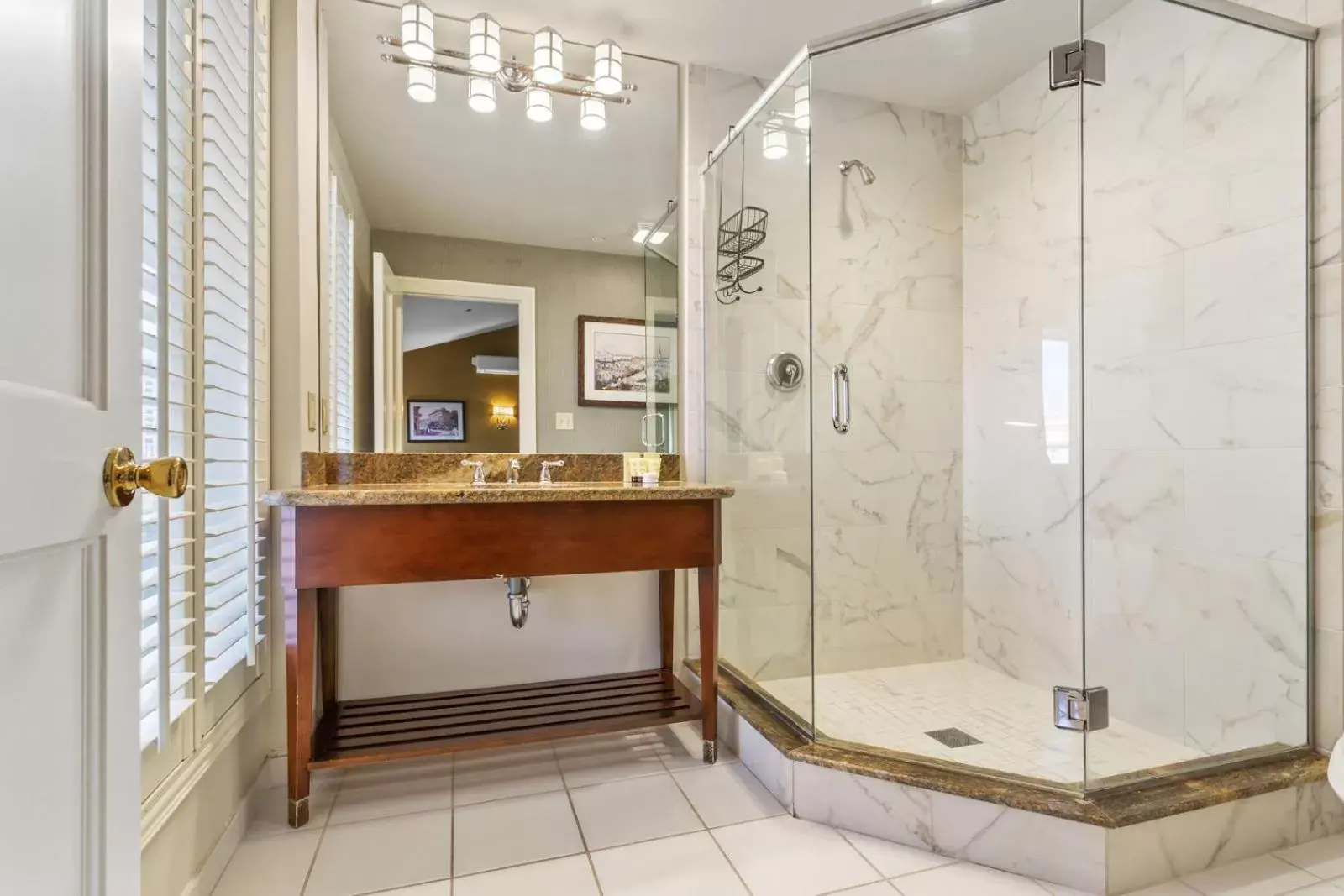 Bathroom in Lafayette Hotel by LuxUrban