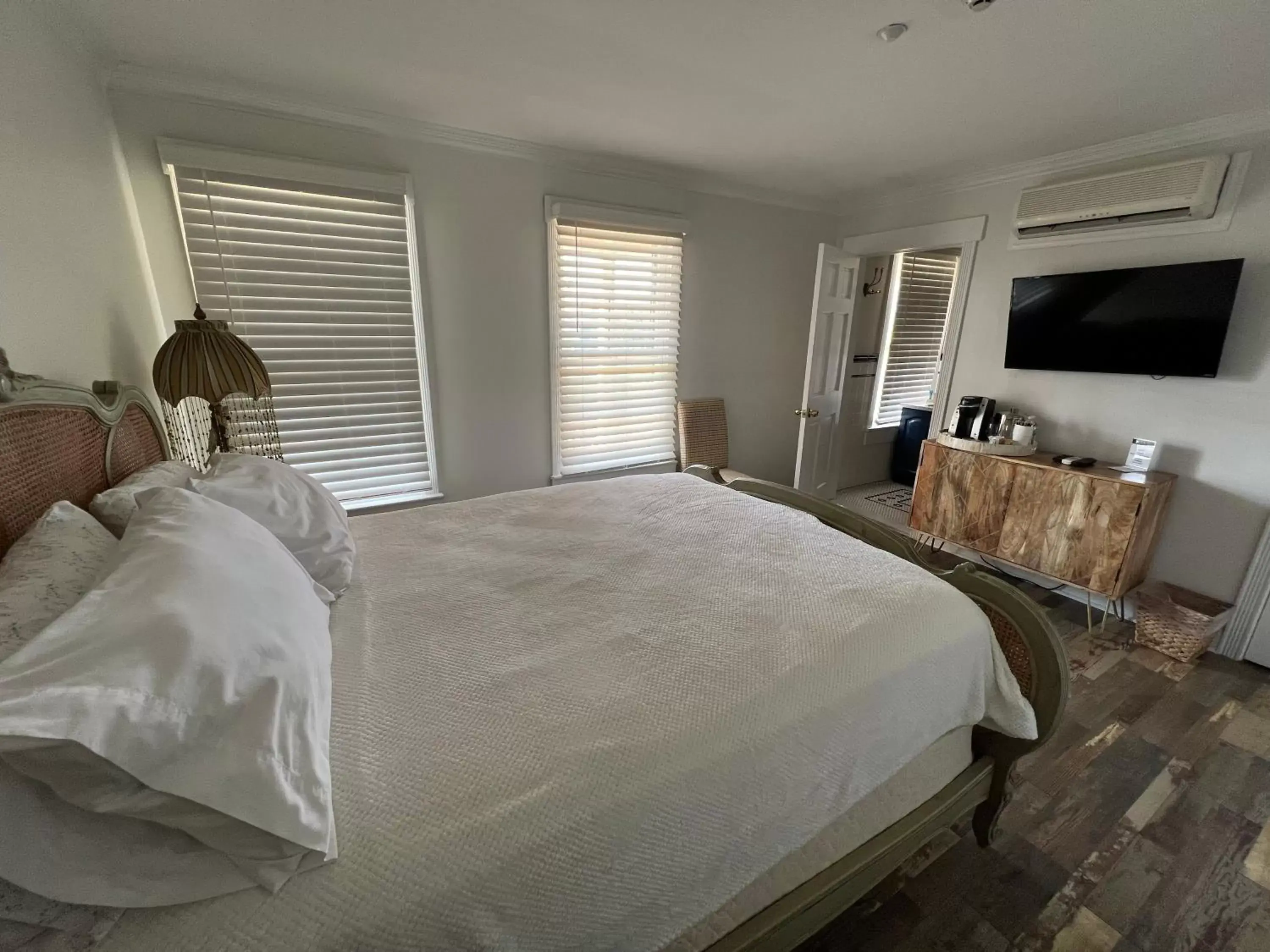 Bedroom, Bed in Elaine's Cape May Boutique Hotel