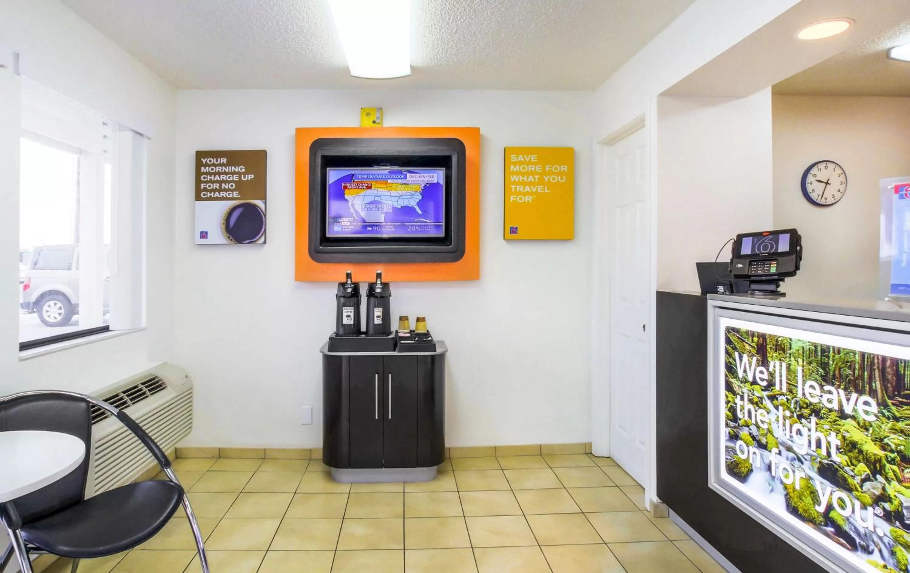 Lobby or reception in Motel 6-Medford, OR - North