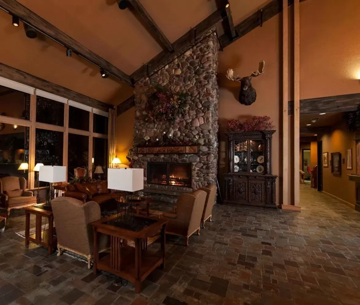 Lobby or reception, Restaurant/Places to Eat in Grouse Mountain Lodge