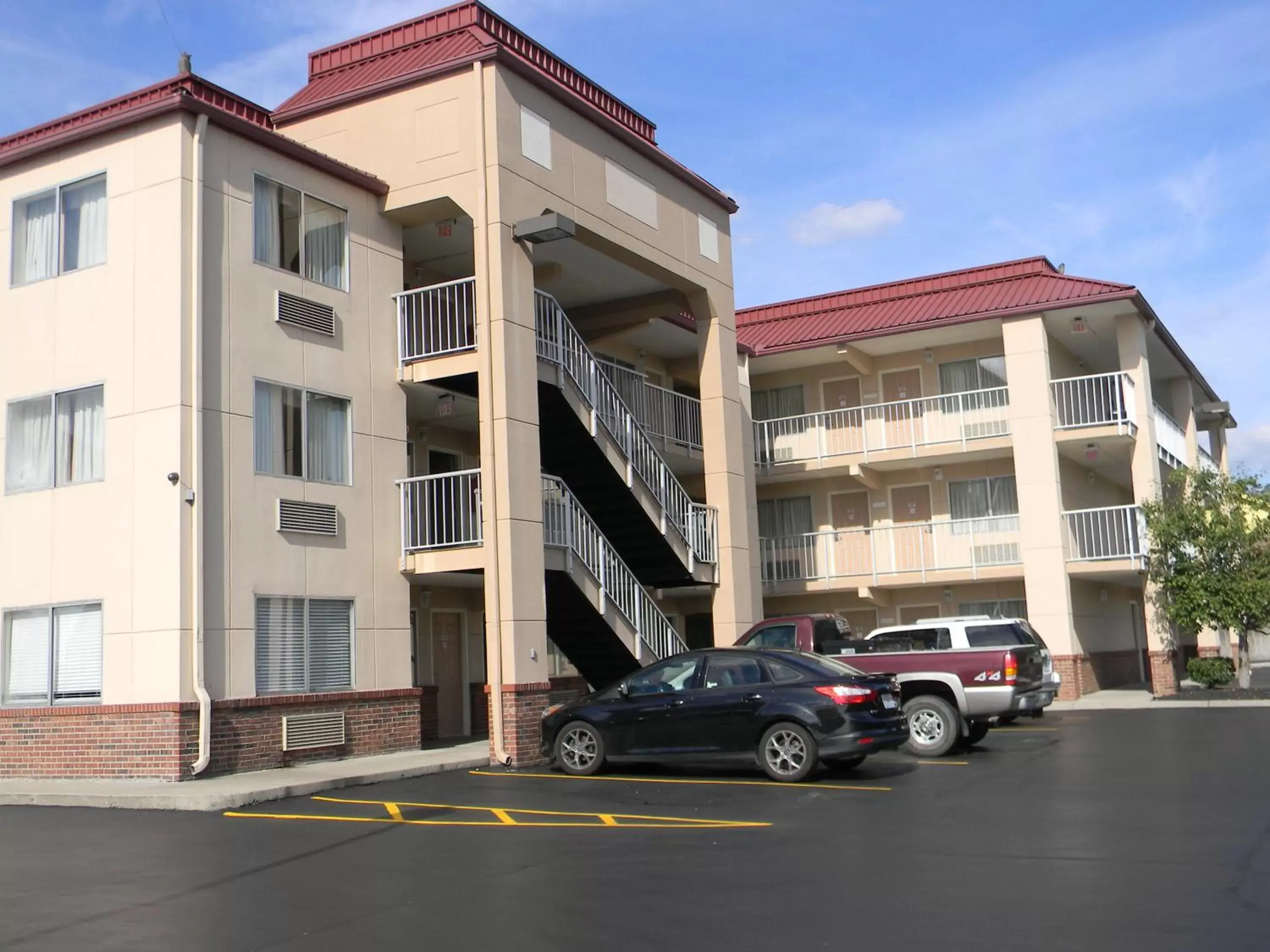 Facade/entrance, Property Building in Days Inn by Wyndham Airport Nashville East