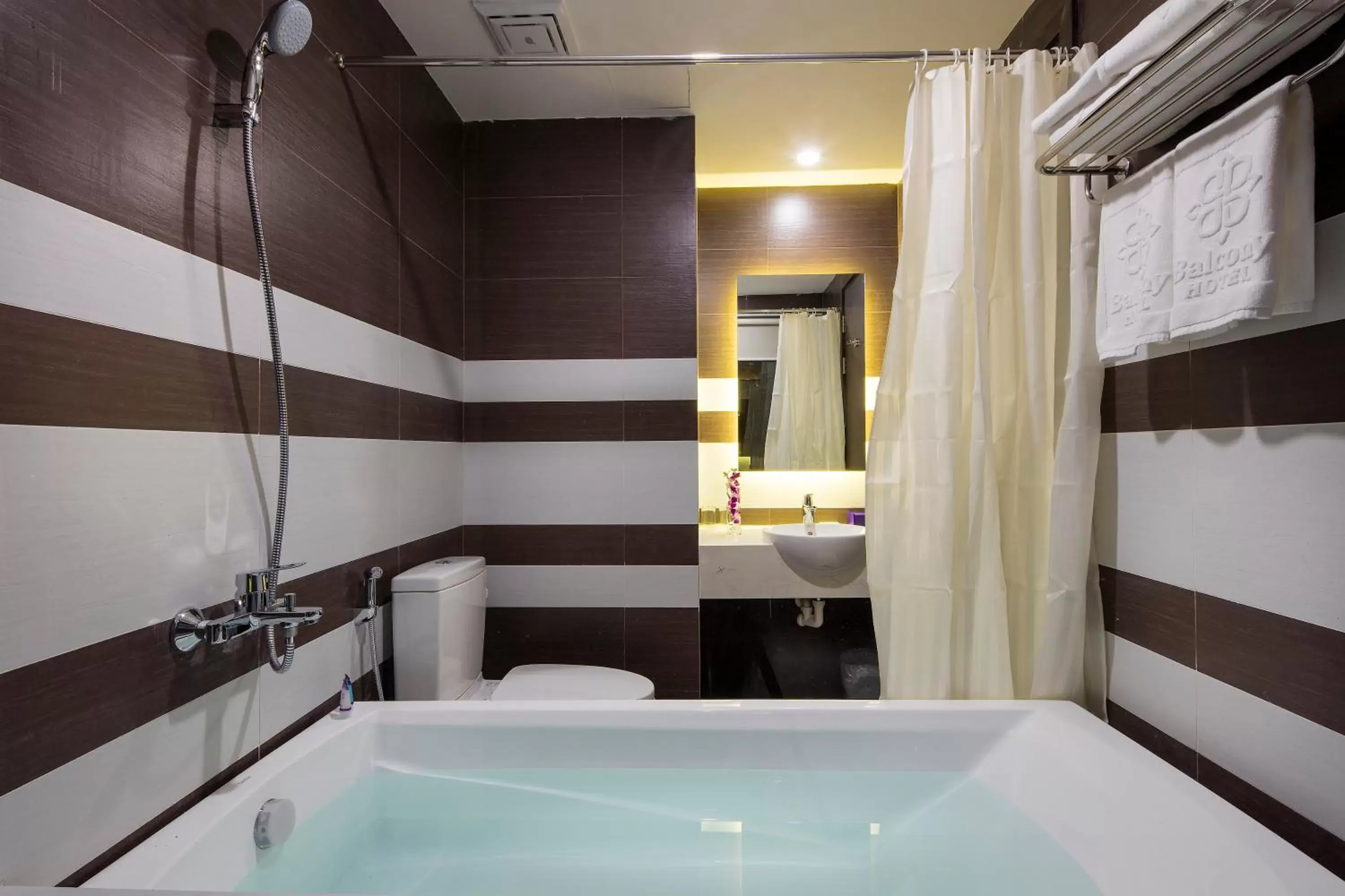 Toilet, Bathroom in Balcony Nha Trang Hotel