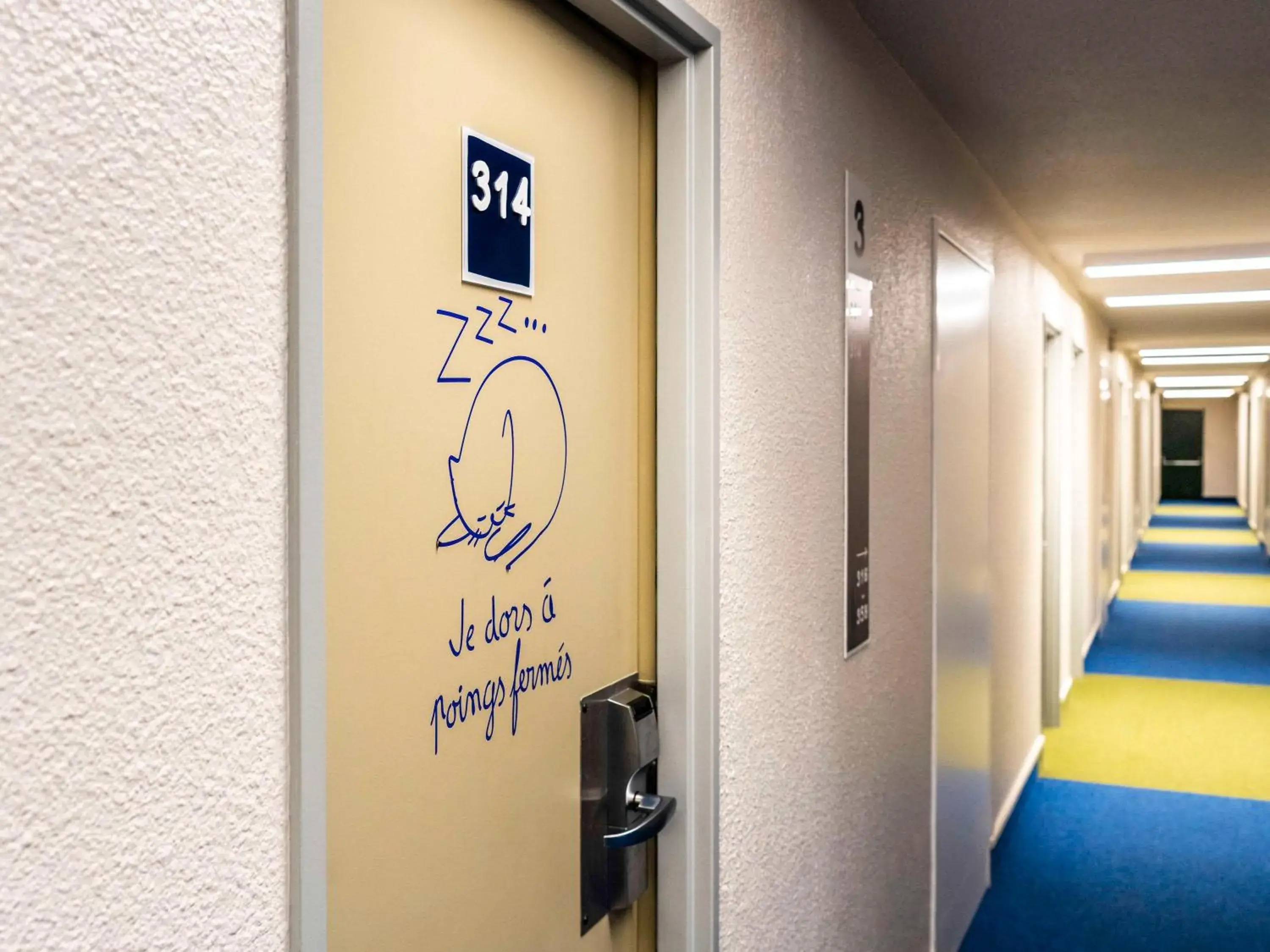Bedroom in ibis budget Paris Porte de Bercy Bedroom in ibis budget Paris Porte de Bercy