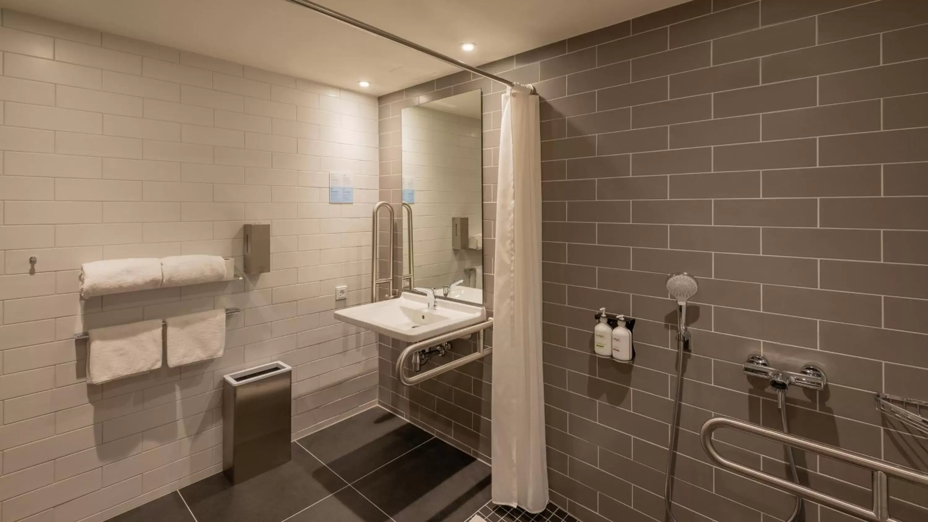 Photo of the whole room, Bathroom in Holiday Inn Express & Suites - Potsdam, an IHG Hotel