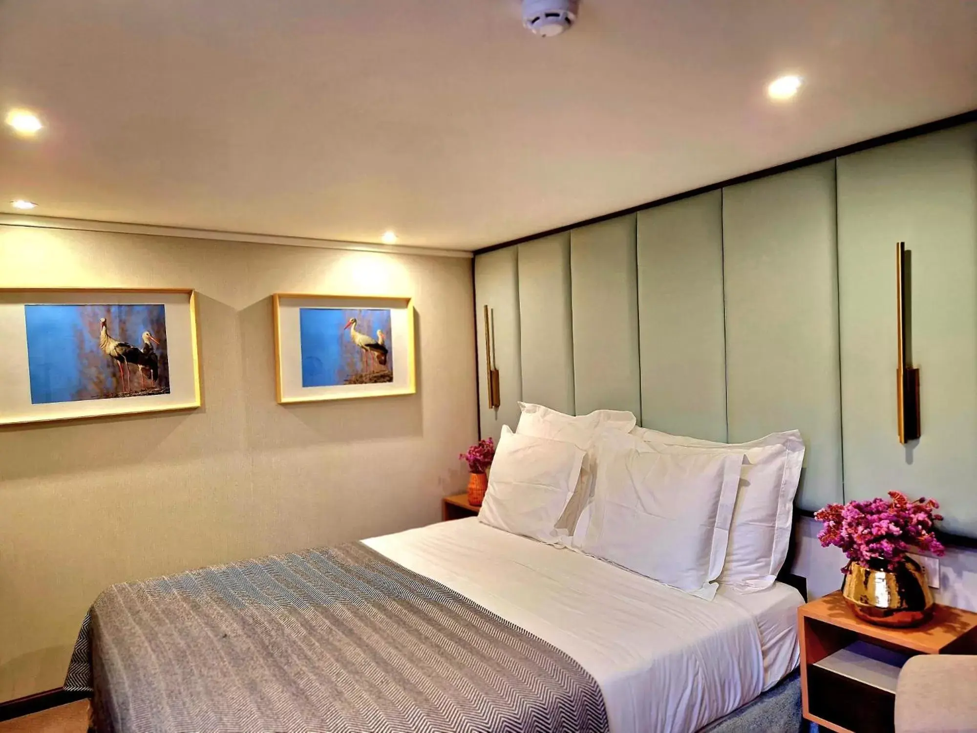 Bedroom, Bed in Costa do Sal Hotel Boat Lounge