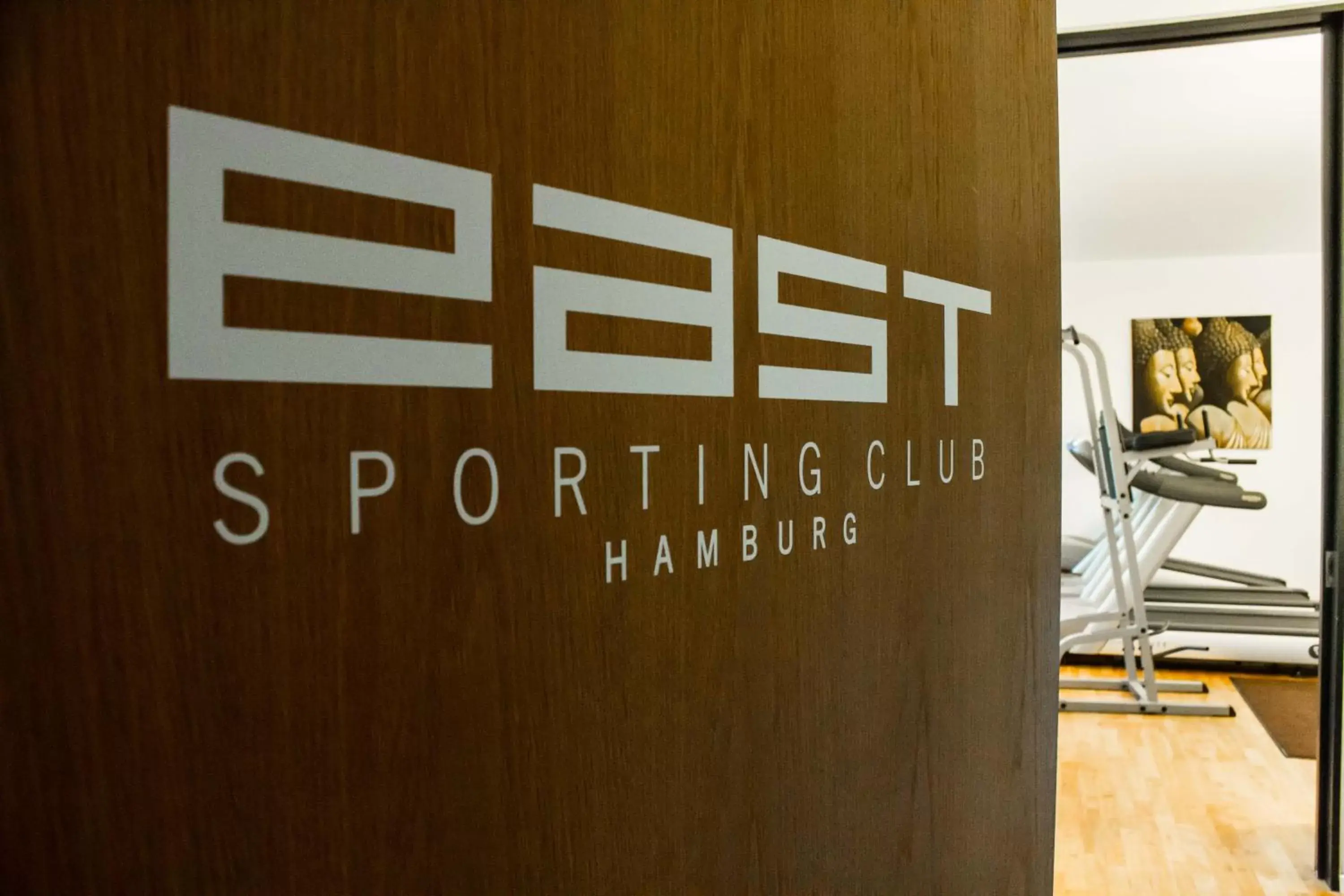 Fitness centre/facilities in east Hotel Hamburg