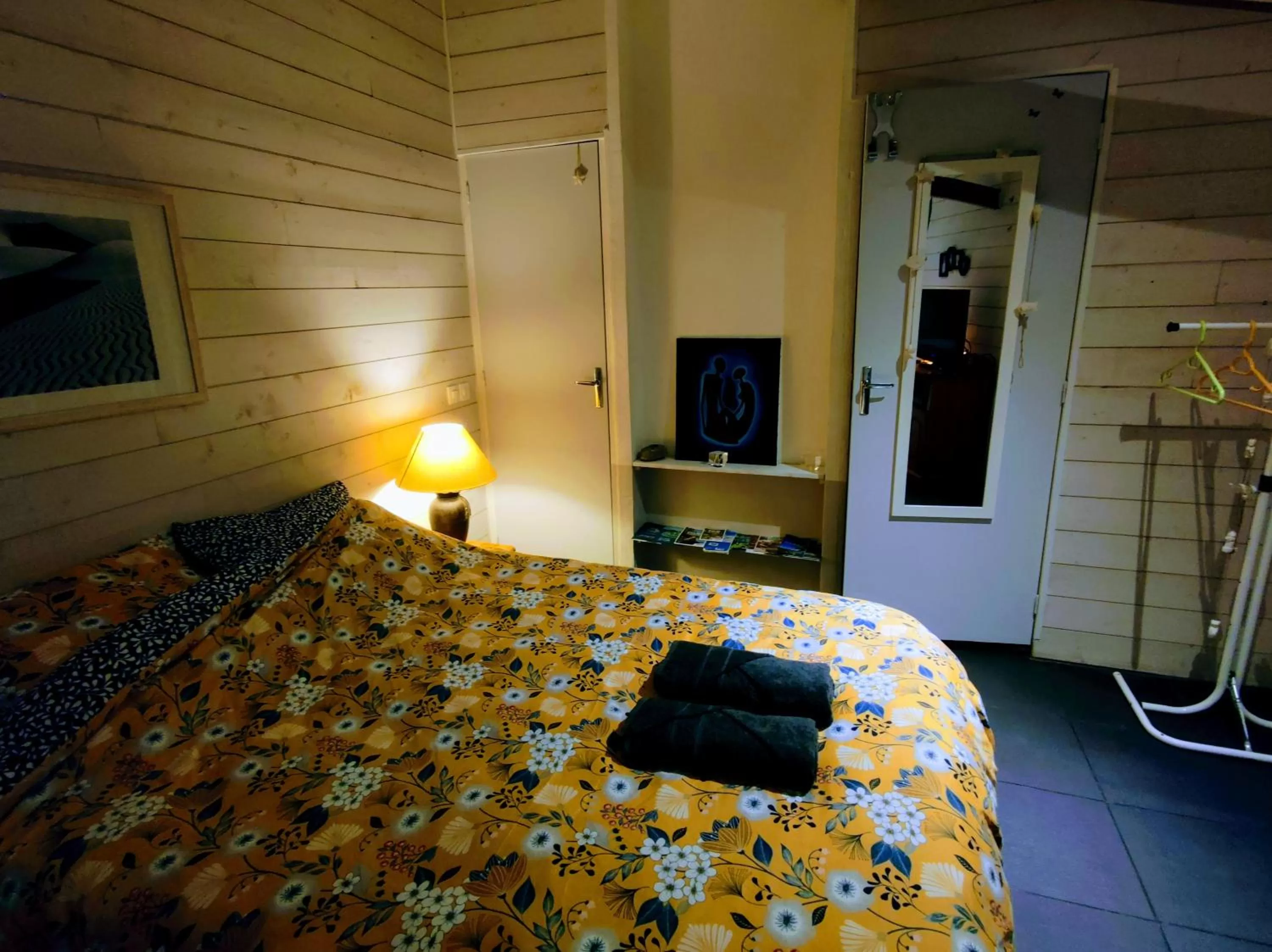 Bed in Chez Daniel & Catherine