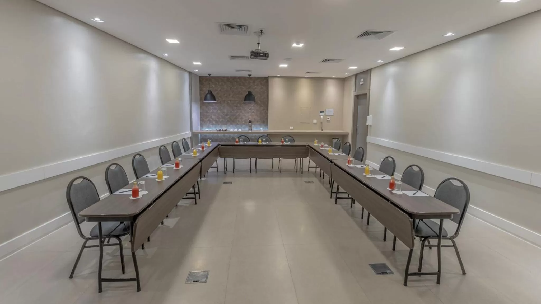 Meeting/conference room in Hotel Deville Prime Cuiabá