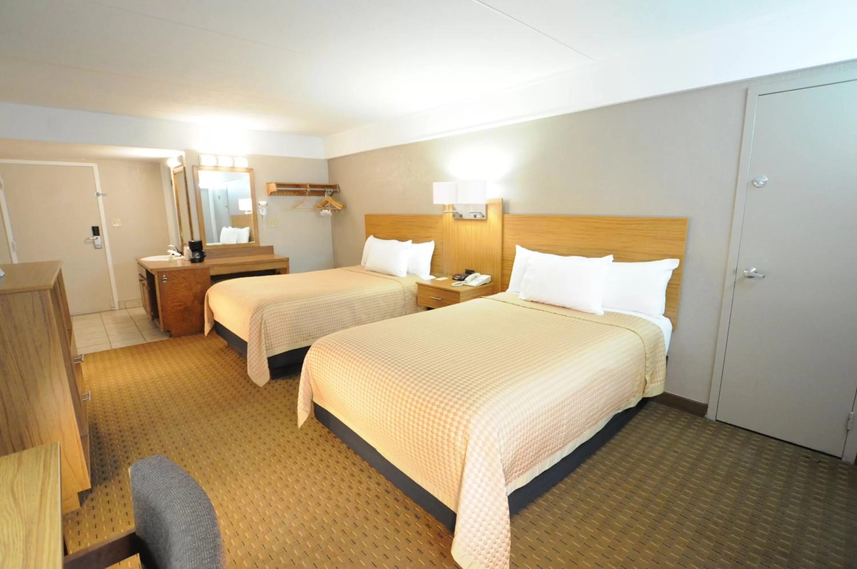 Property building, Bed in Sidney James Mountain Lodge