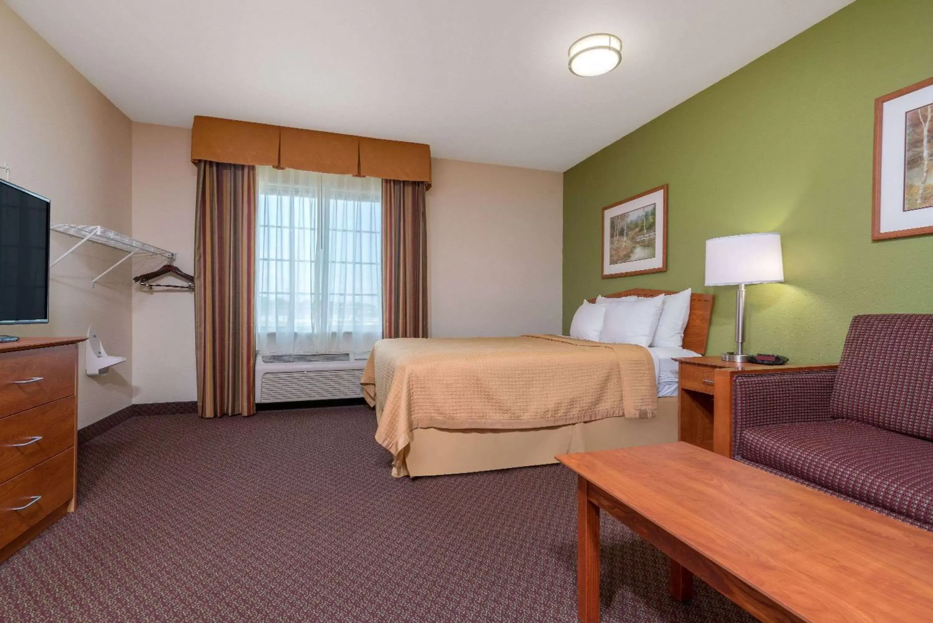 Photo of the whole room in Days Inn & Suites by Wyndham Rochester South