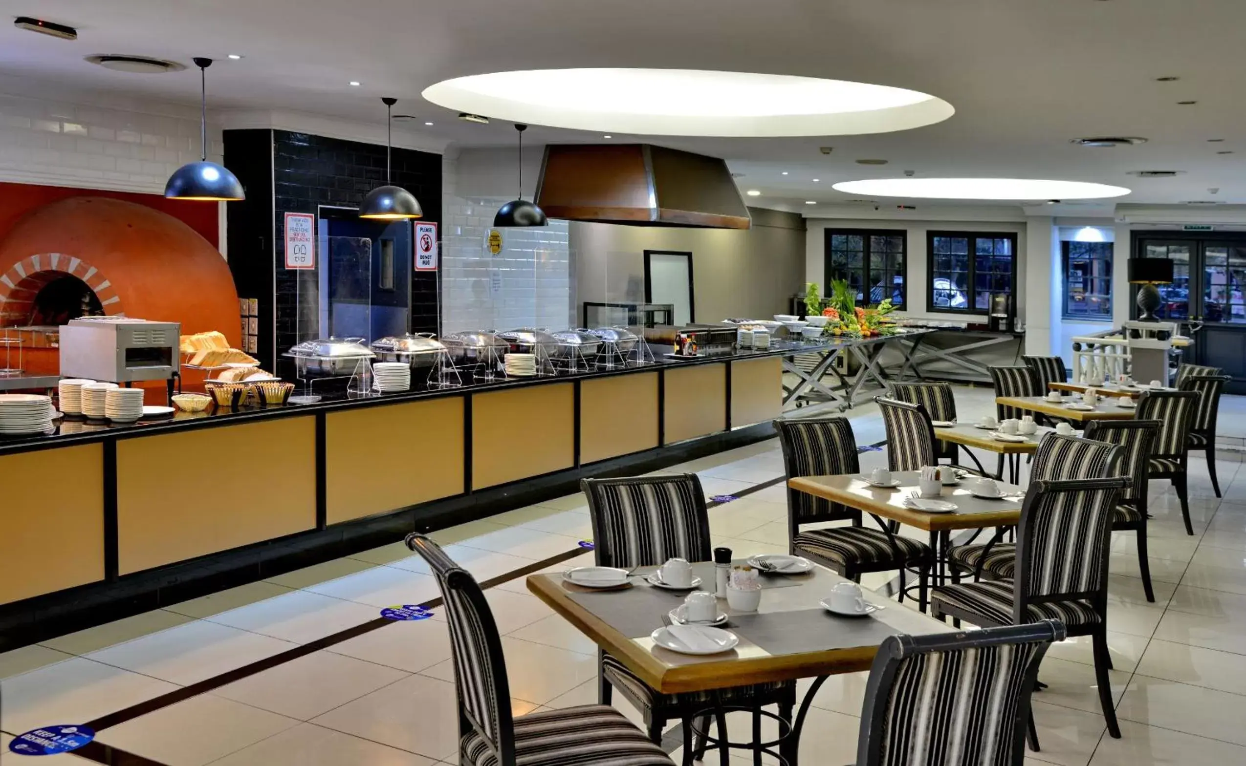 Restaurant/Places to Eat in The Capetonian
