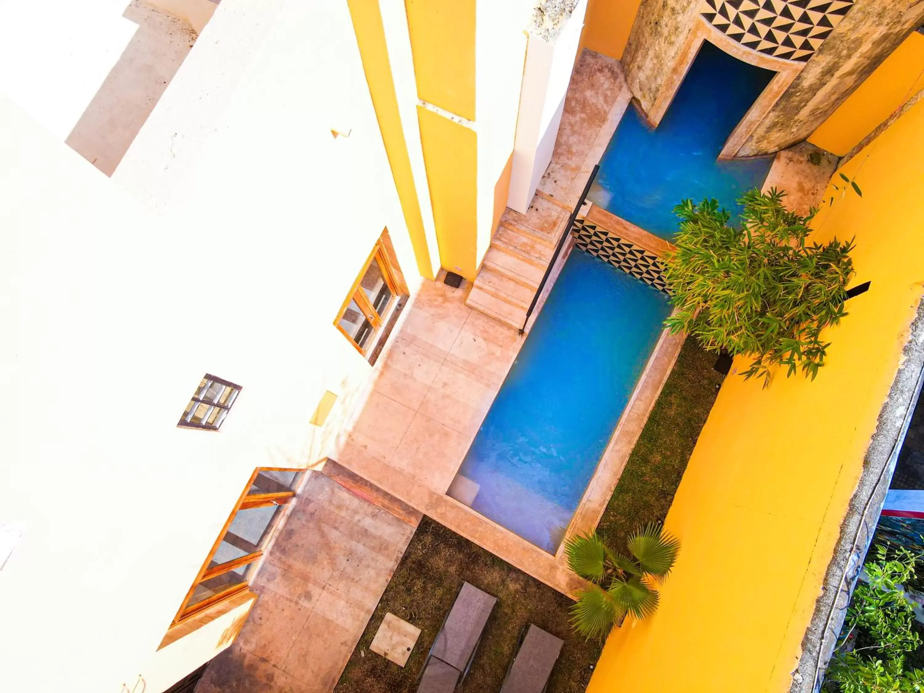 Swimming pool in Hotel La Nacional By Kavia Swimming pool in Hotel La Nacional By Kavia