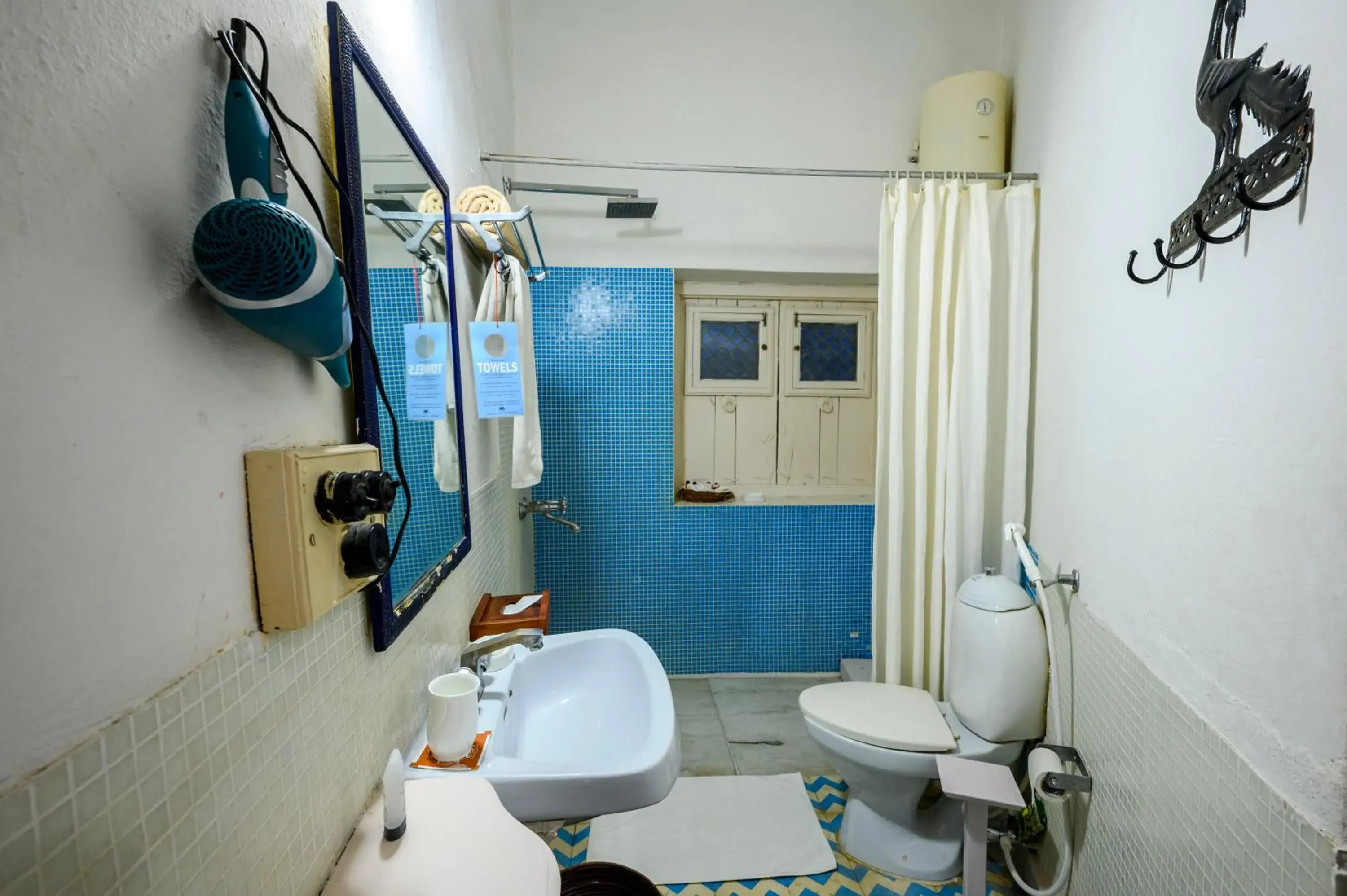 Bathroom in Neemrana's Hill Fort Kesroli