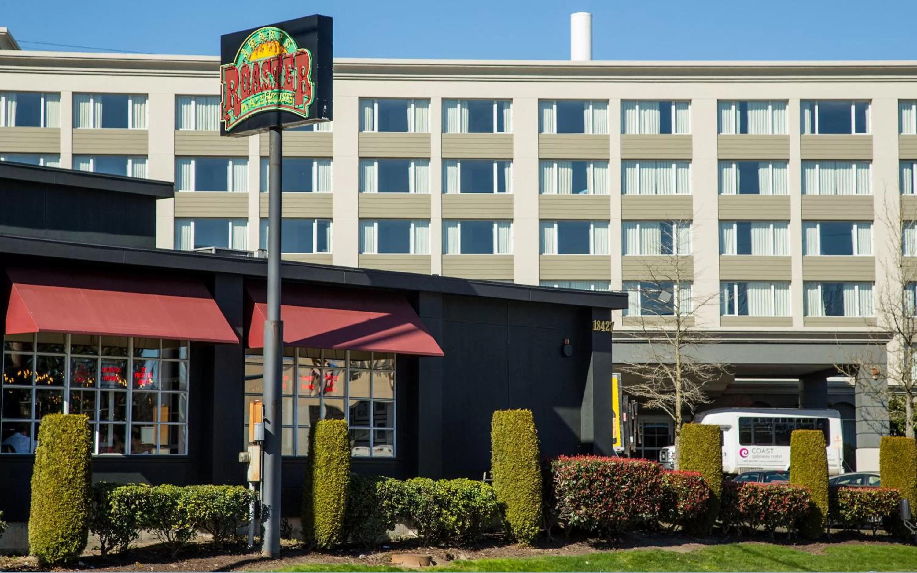 Restaurant/places to eat in Coast Gateway Hotel