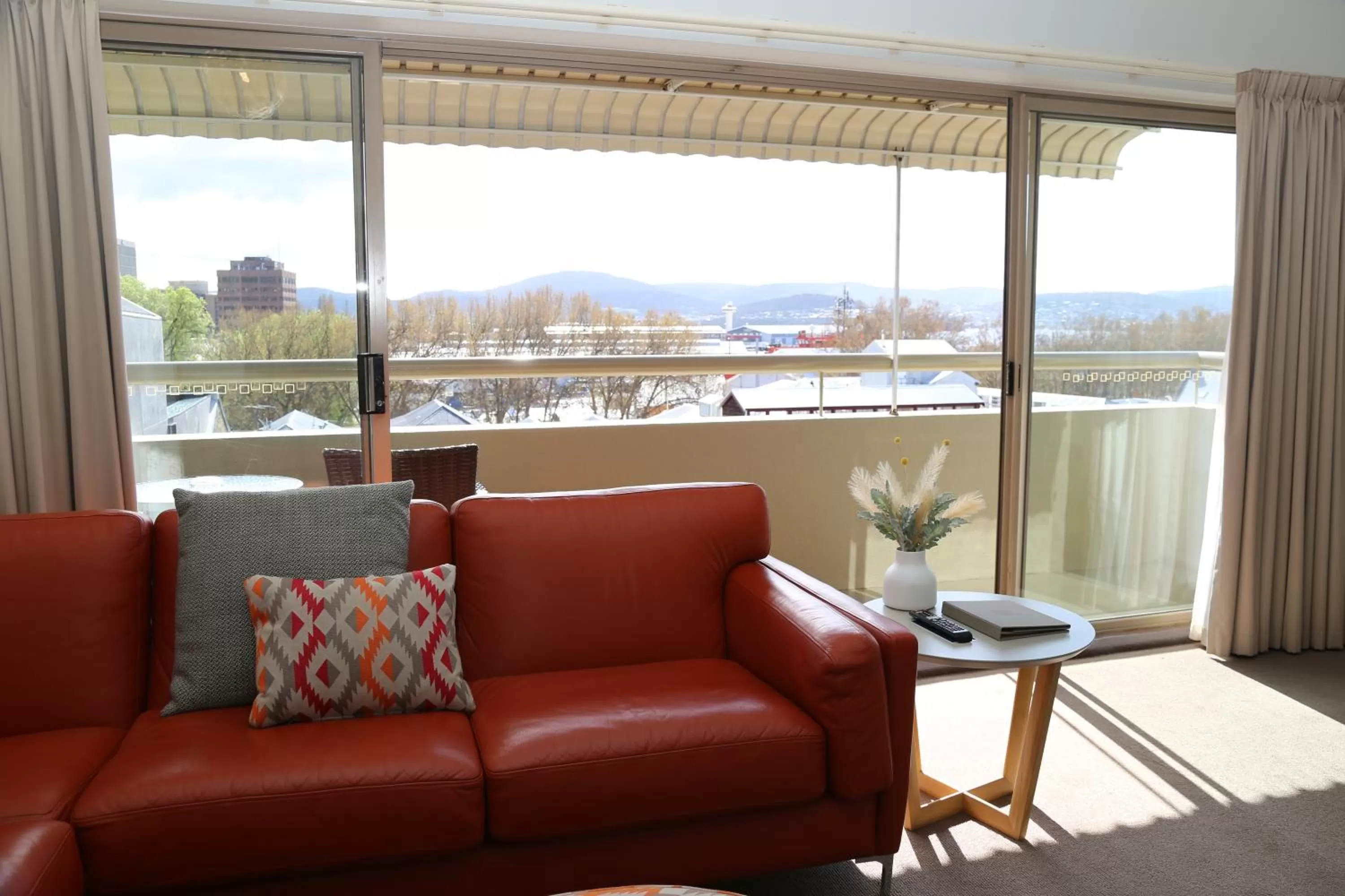 Living room in Salamanca Inn