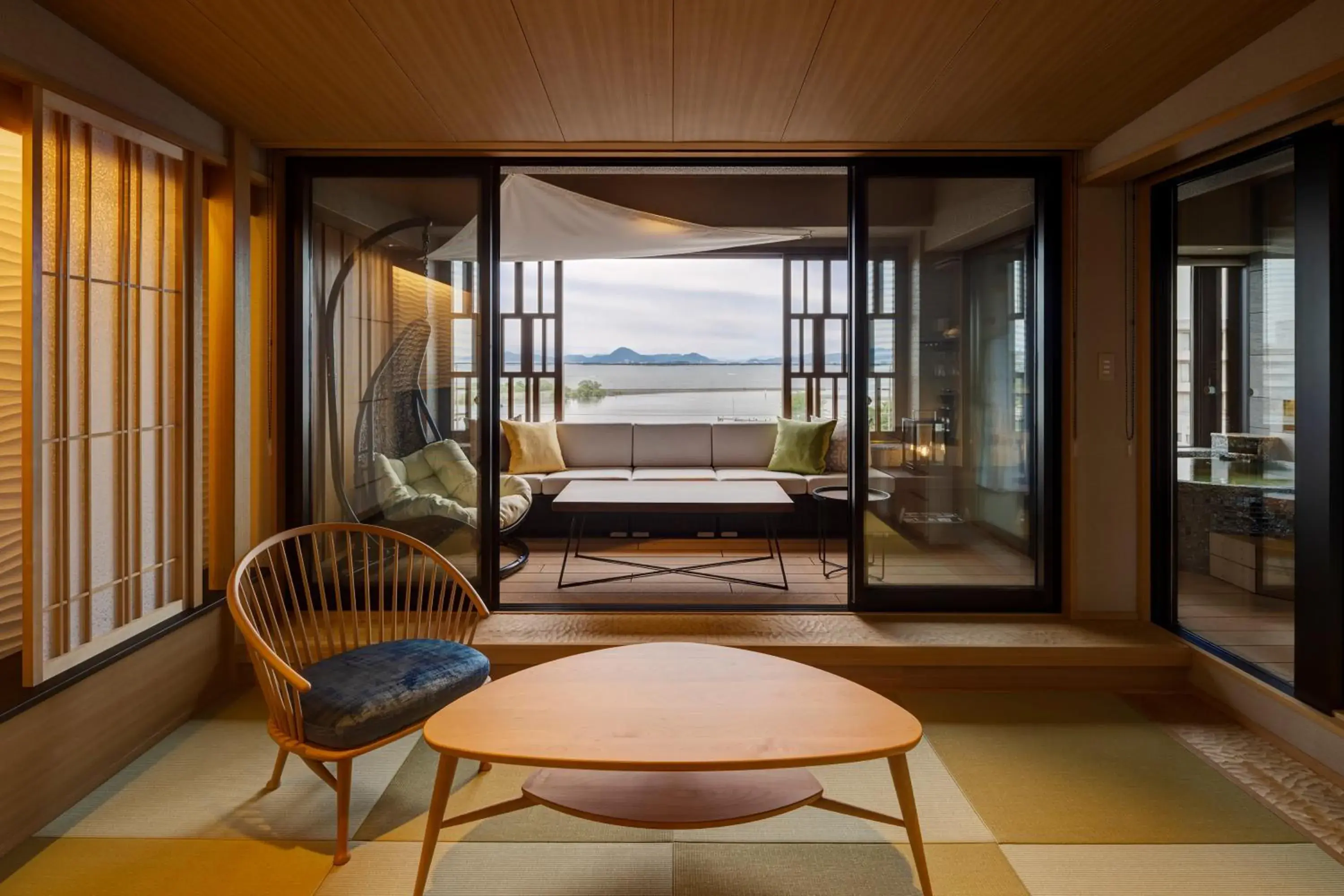 Living room, Seating Area in Biwako Ryokusuitei