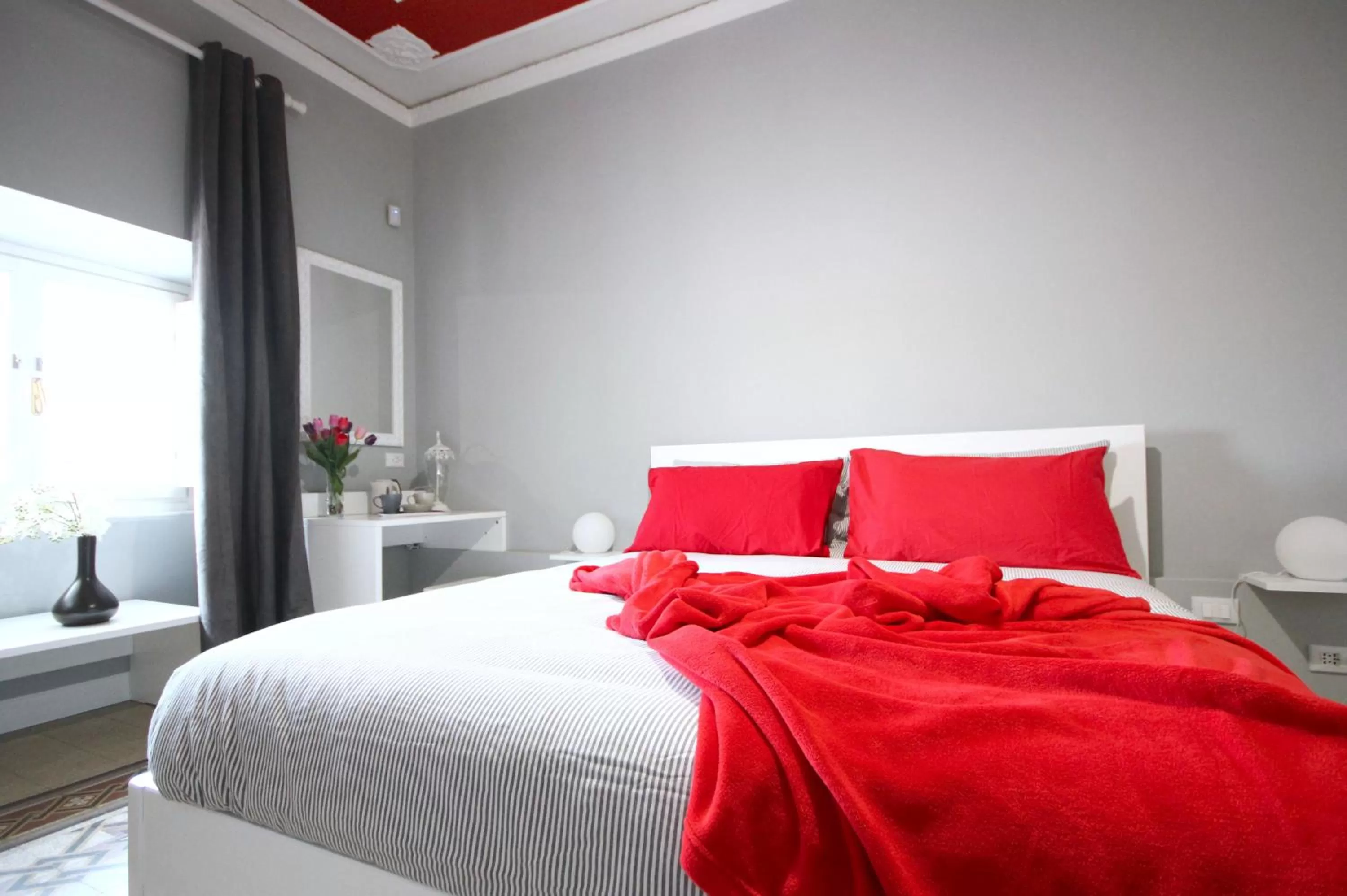 Coffee/tea facilities, Bed in Room Inn Vatican