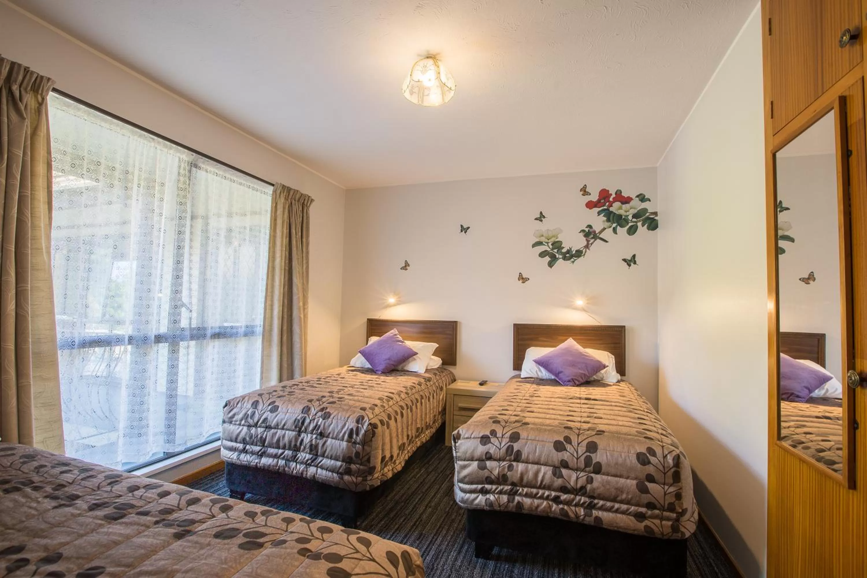 Bedroom, Bed in Argyle On The Park - Central Christchurch Motel Overlooking Hagley Park