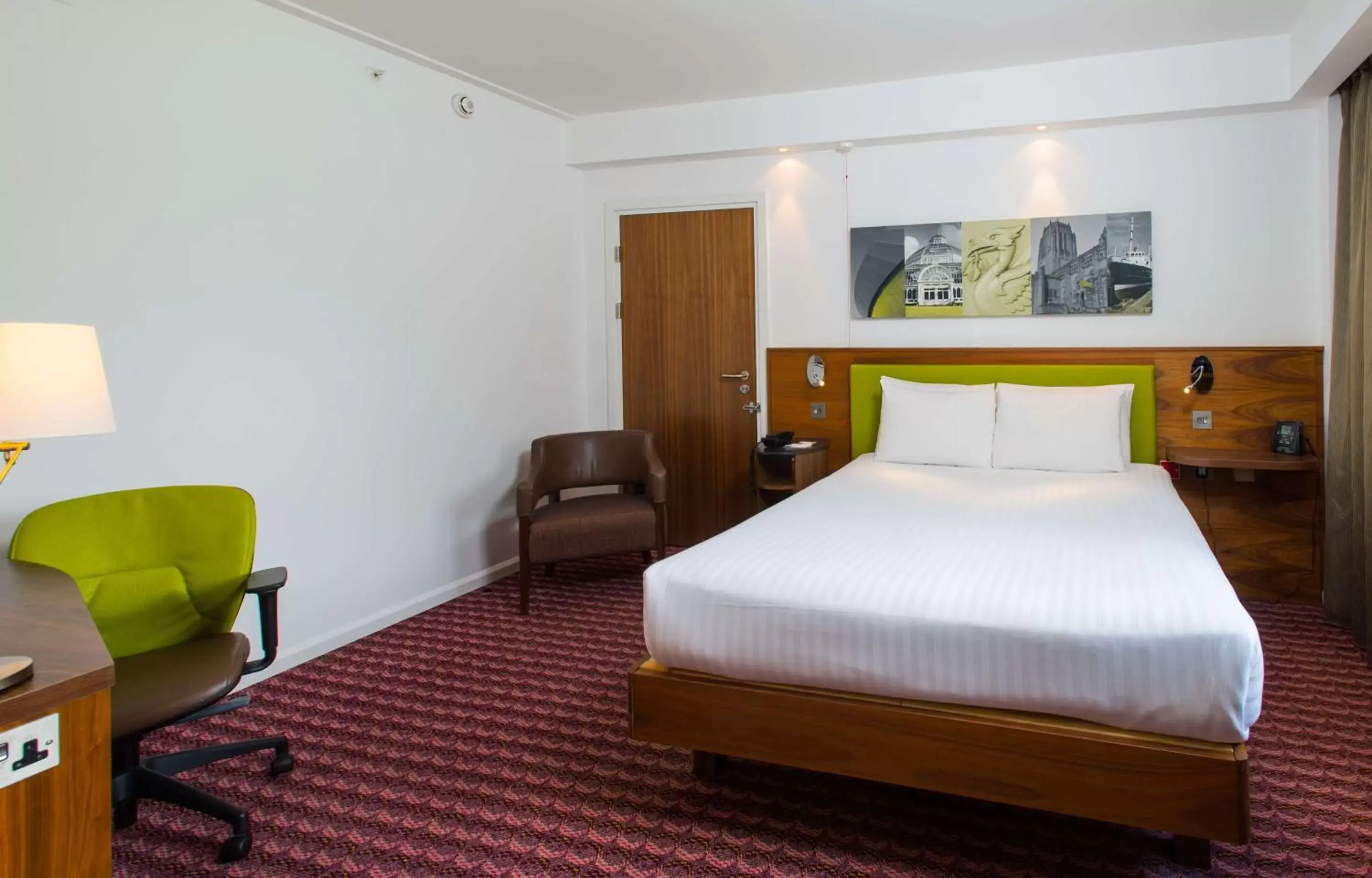 Bed in Hampton By Hilton Liverpool City Centre Bed in Hampton By Hilton Liverpool City Centre