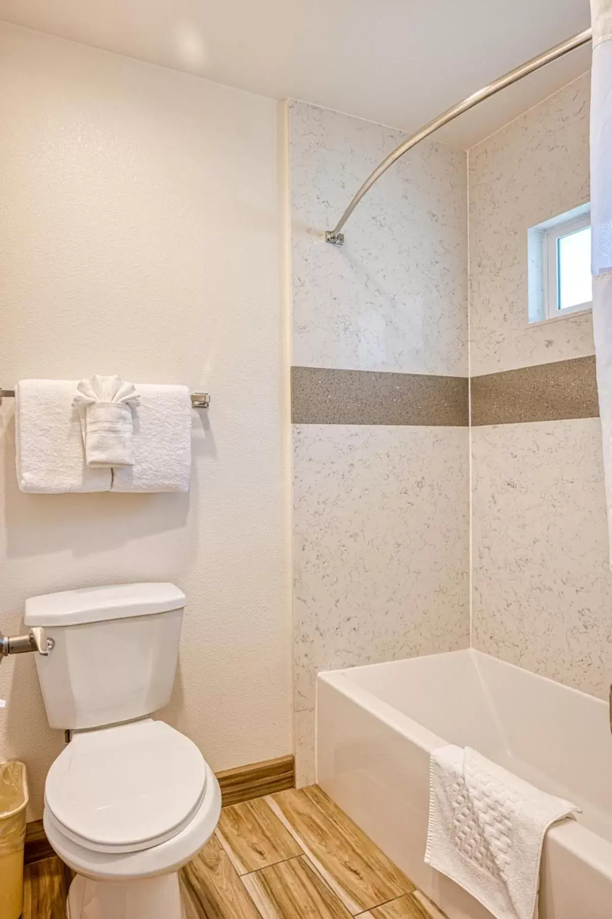 Bathroom in Vagabond Inn San Luis Obispo