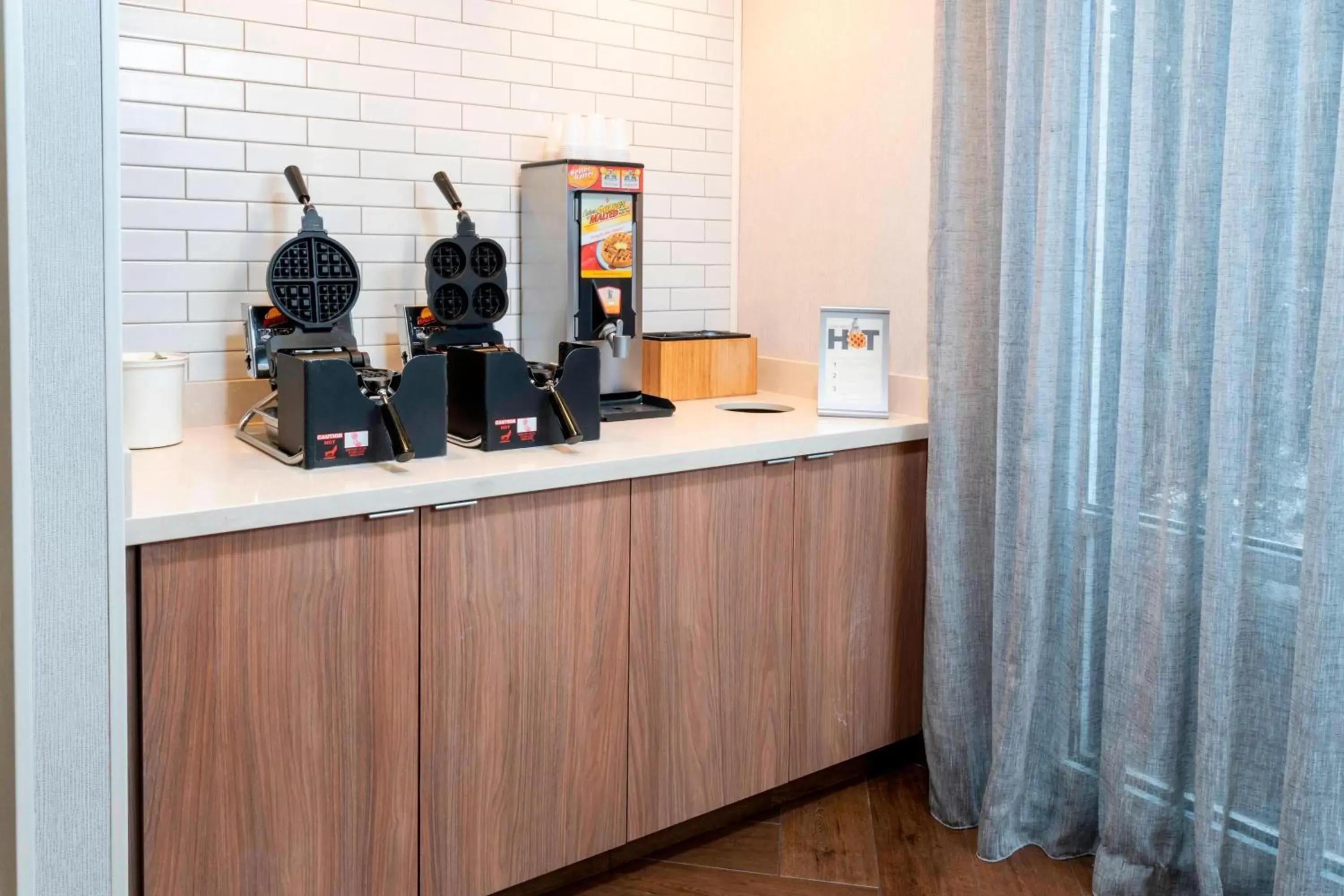 Restaurant/places to eat, Kitchen/Kitchenette in Fairfield Inn & Suites Bend Downtown