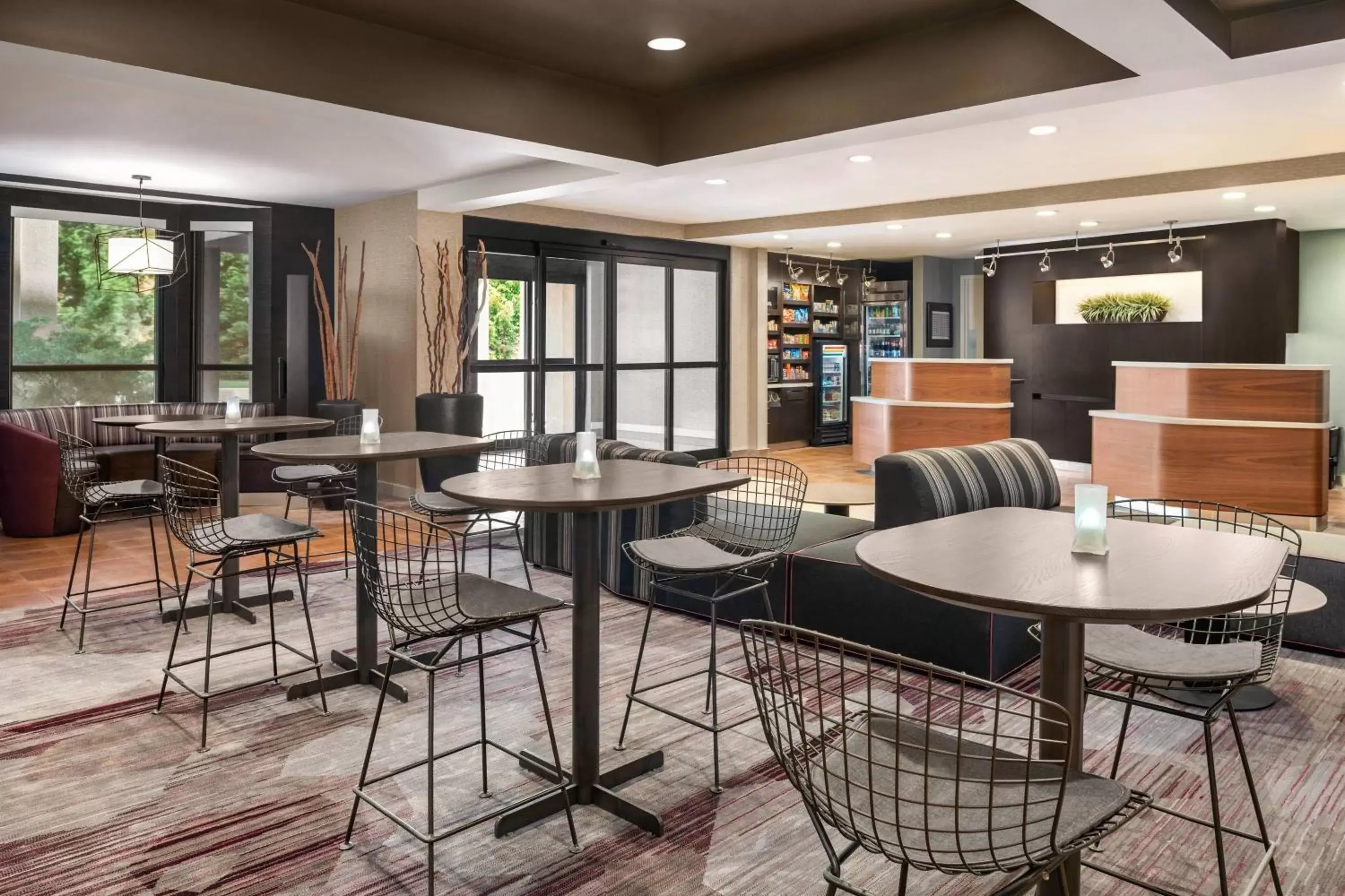 Lobby or reception, Restaurant/Places to Eat in Courtyard by Marriott Dayton North