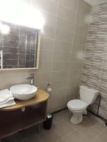 Bathroom in O'ZINC