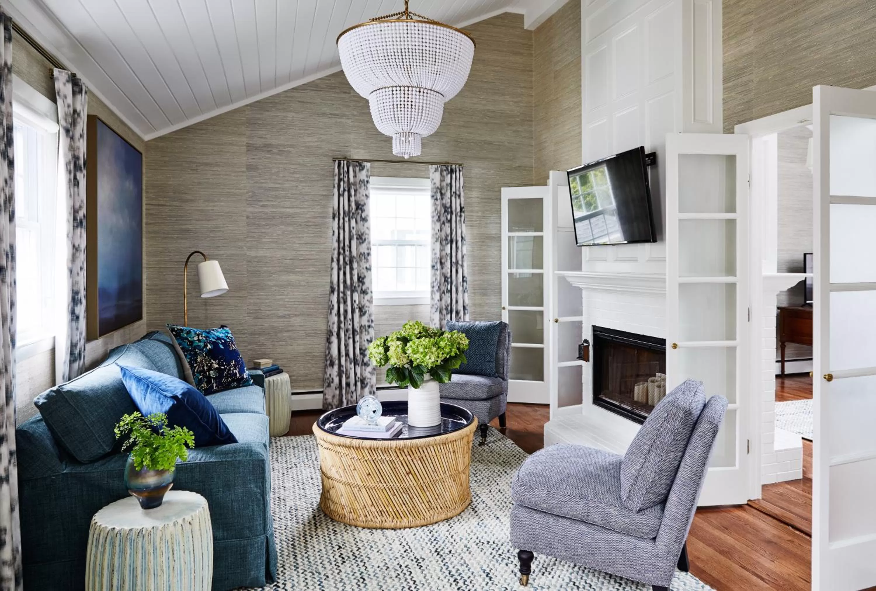 Living room in The Cliffside Inn