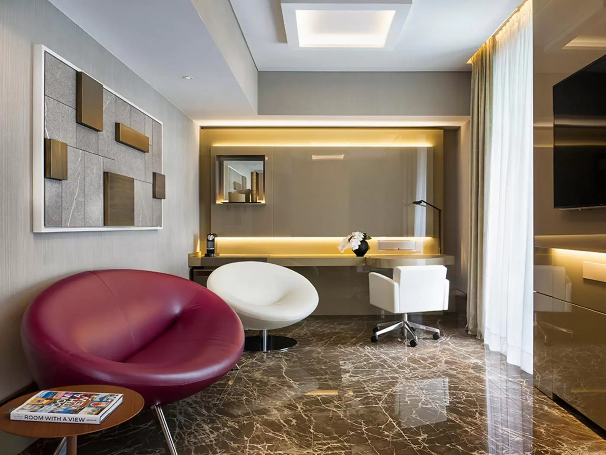 Living room in Excelsior Hotel Gallia, a Luxury Collection Hotel, Milan