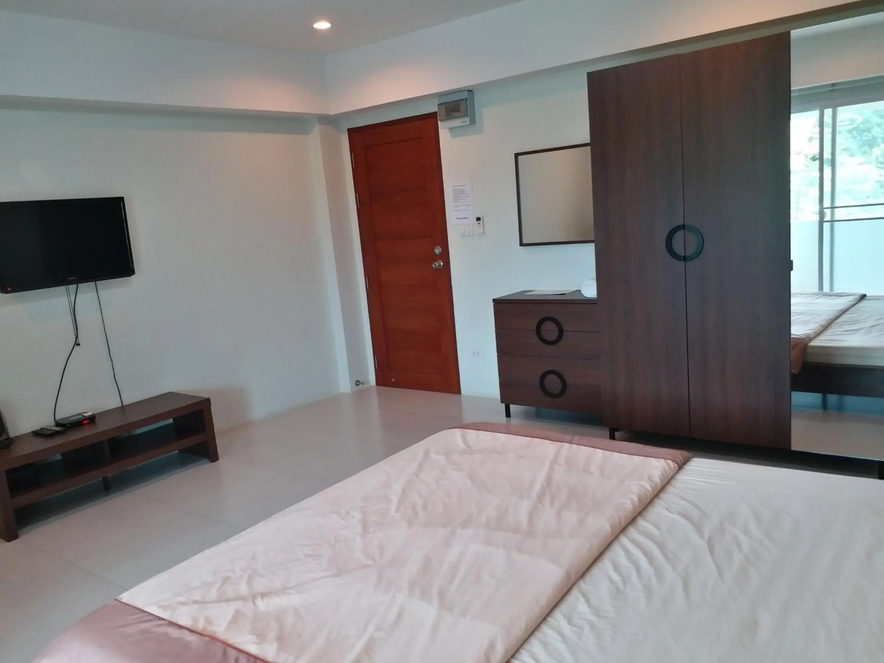 Bedroom, Bed in TongPrasit Place