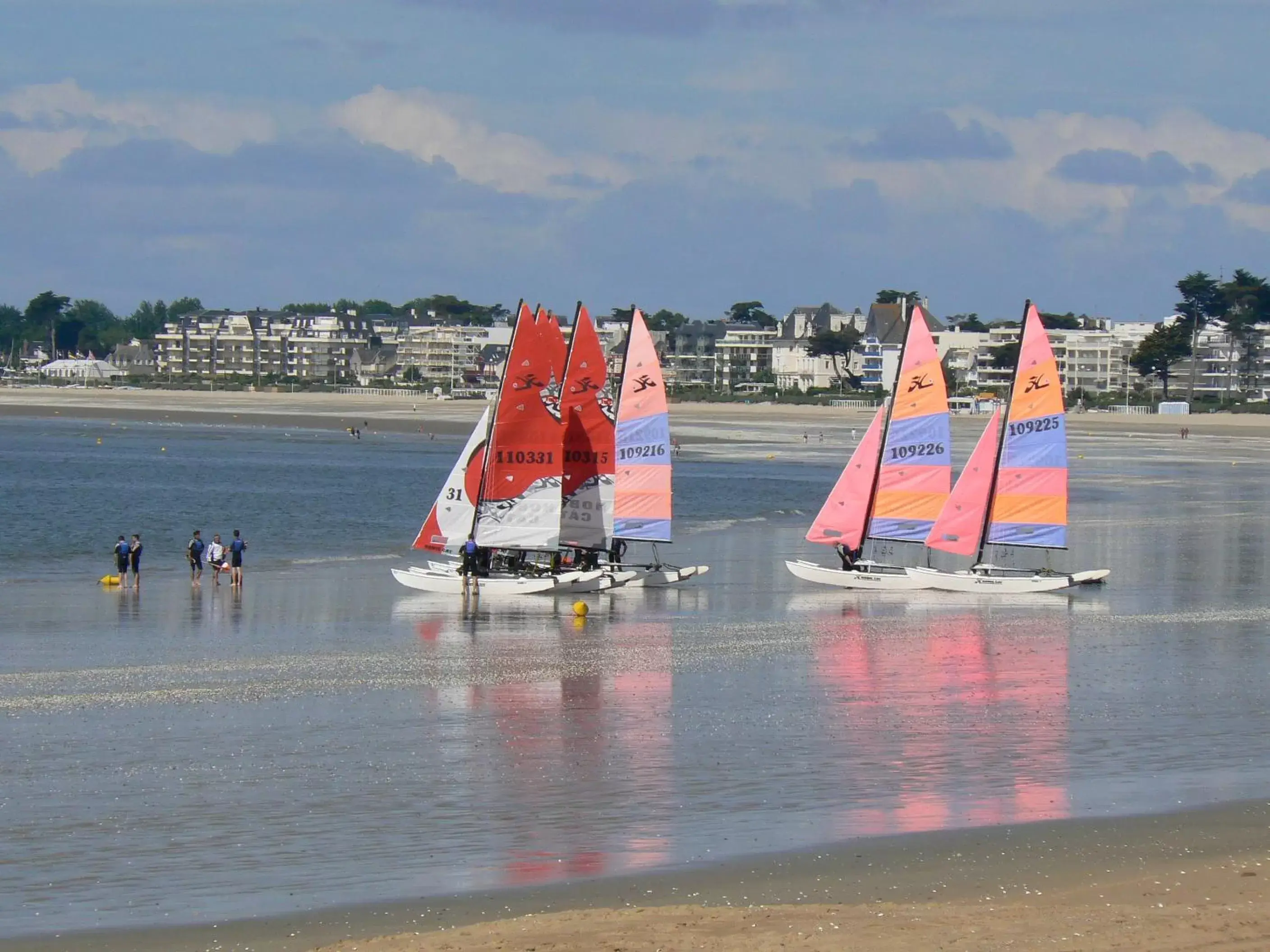 Beach, Windsurfing in Hôtel Restaurant BO & MIA