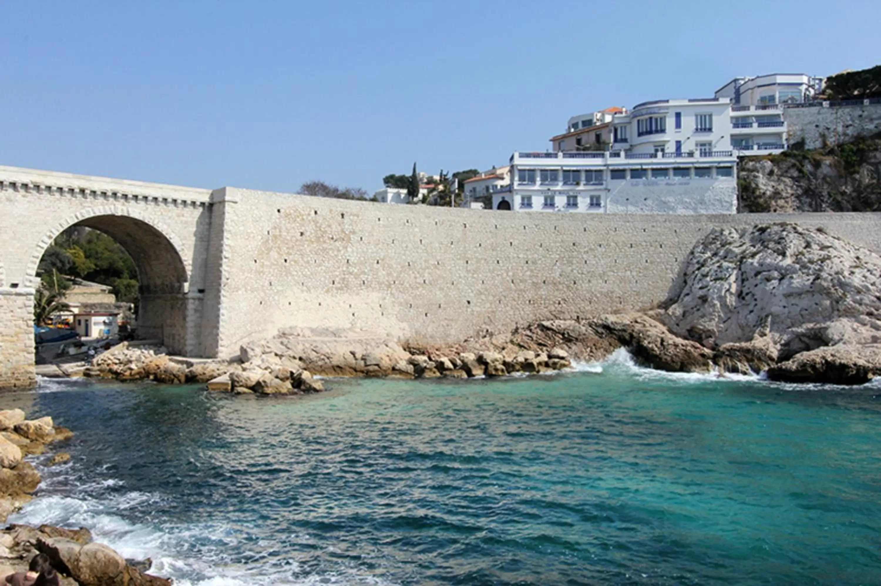 Property building in Le Rhul
