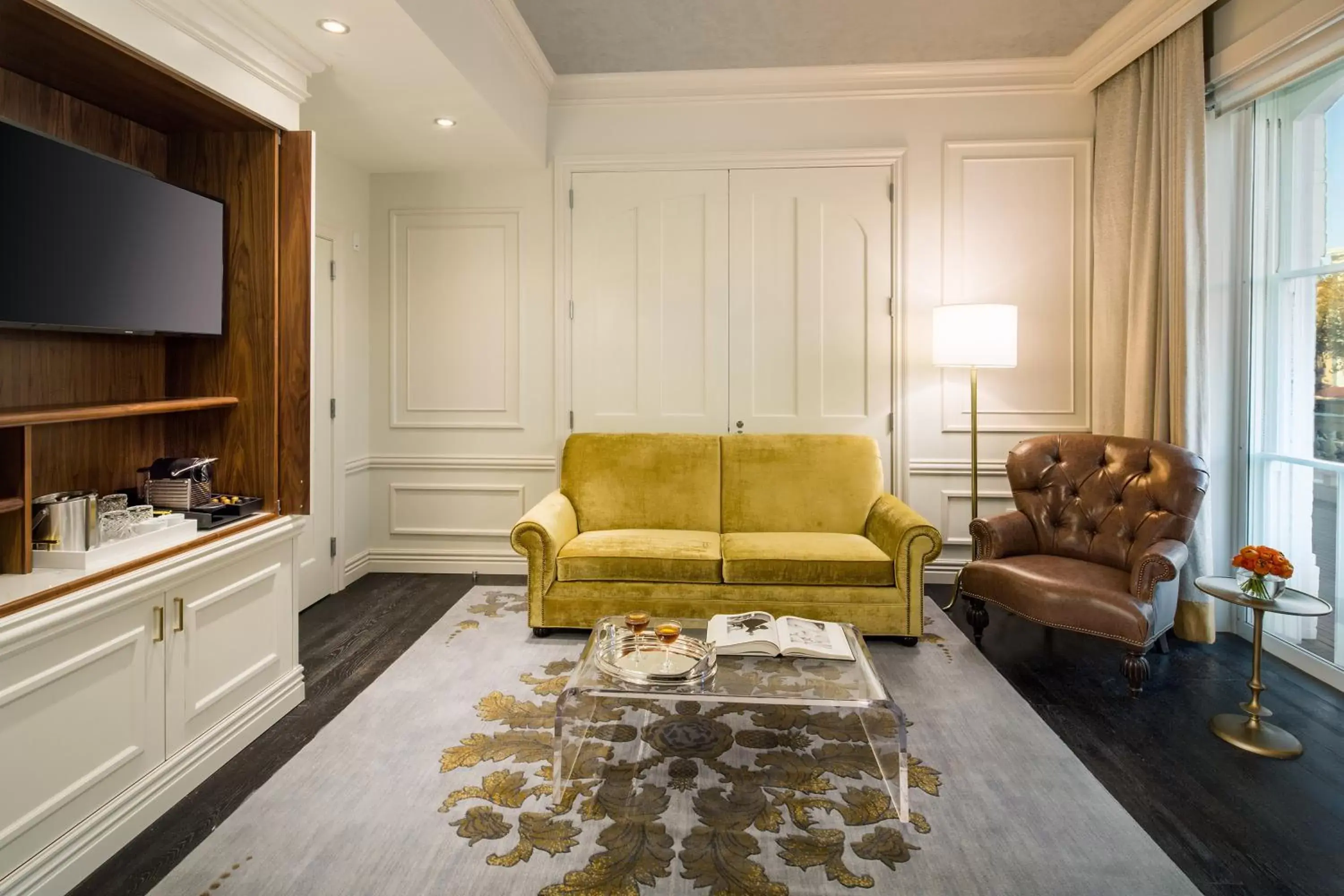 TV and multimedia, Seating Area in The Adelphi Hotel