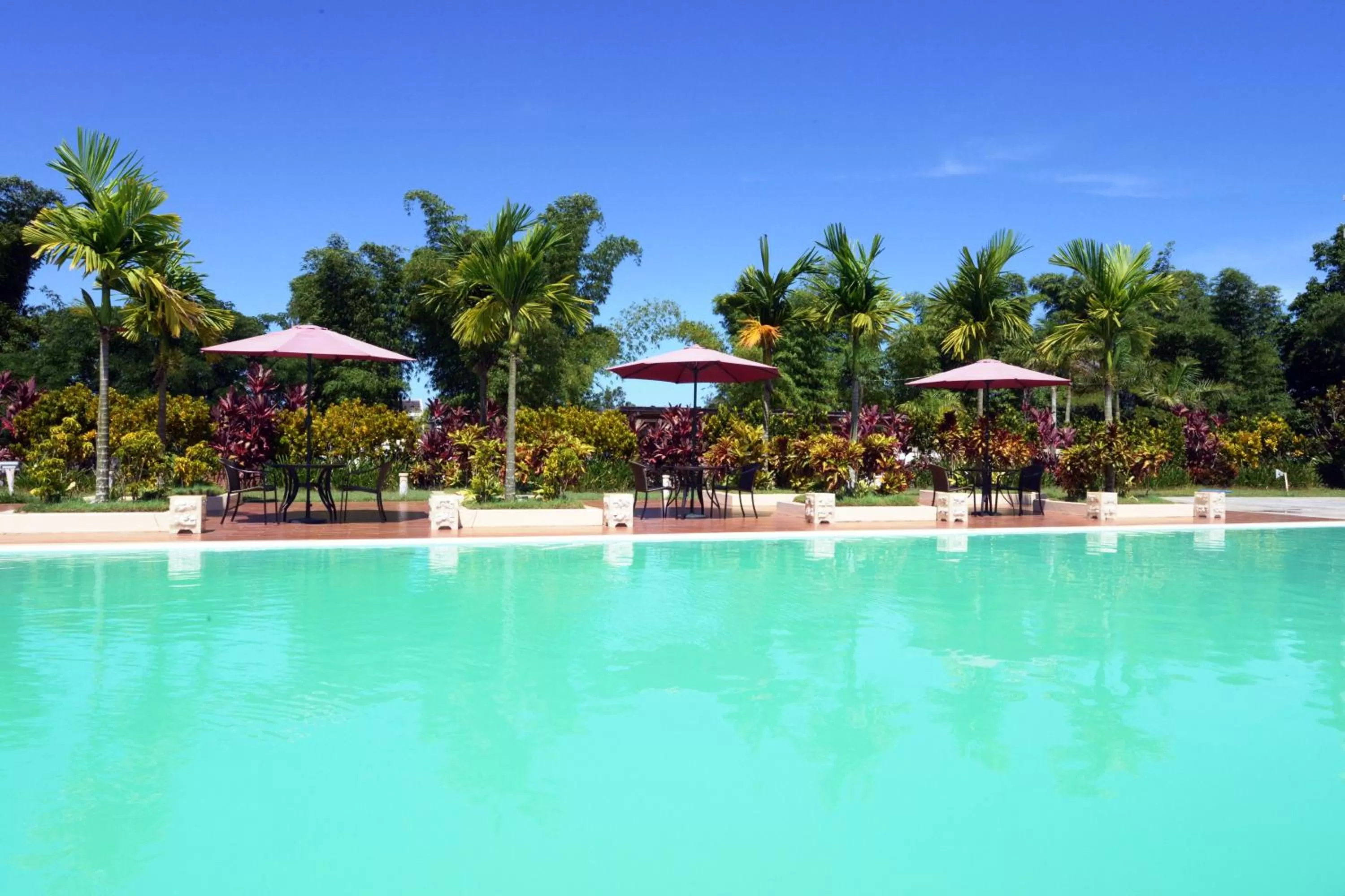 Garden view in Victoria Beach Hotel