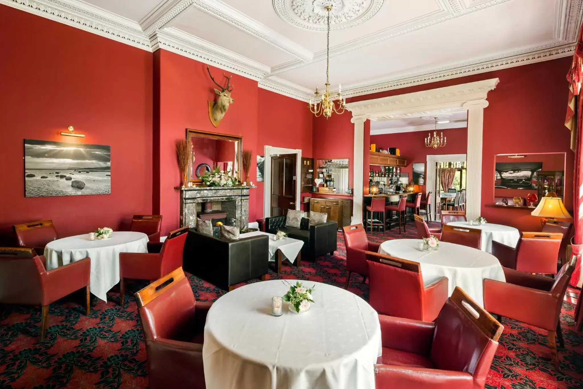 Lounge or bar, Restaurant/Places to Eat in The Greenhill Hotel