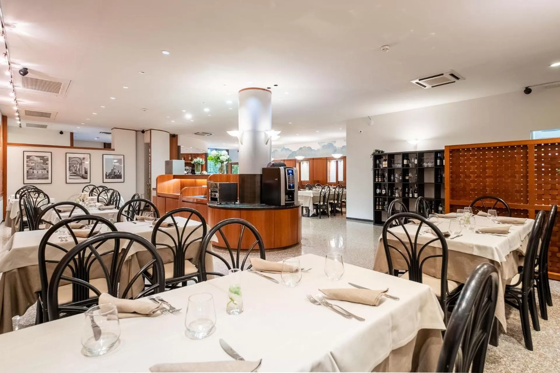 Restaurant/places to eat in SHG Hotel Bologna