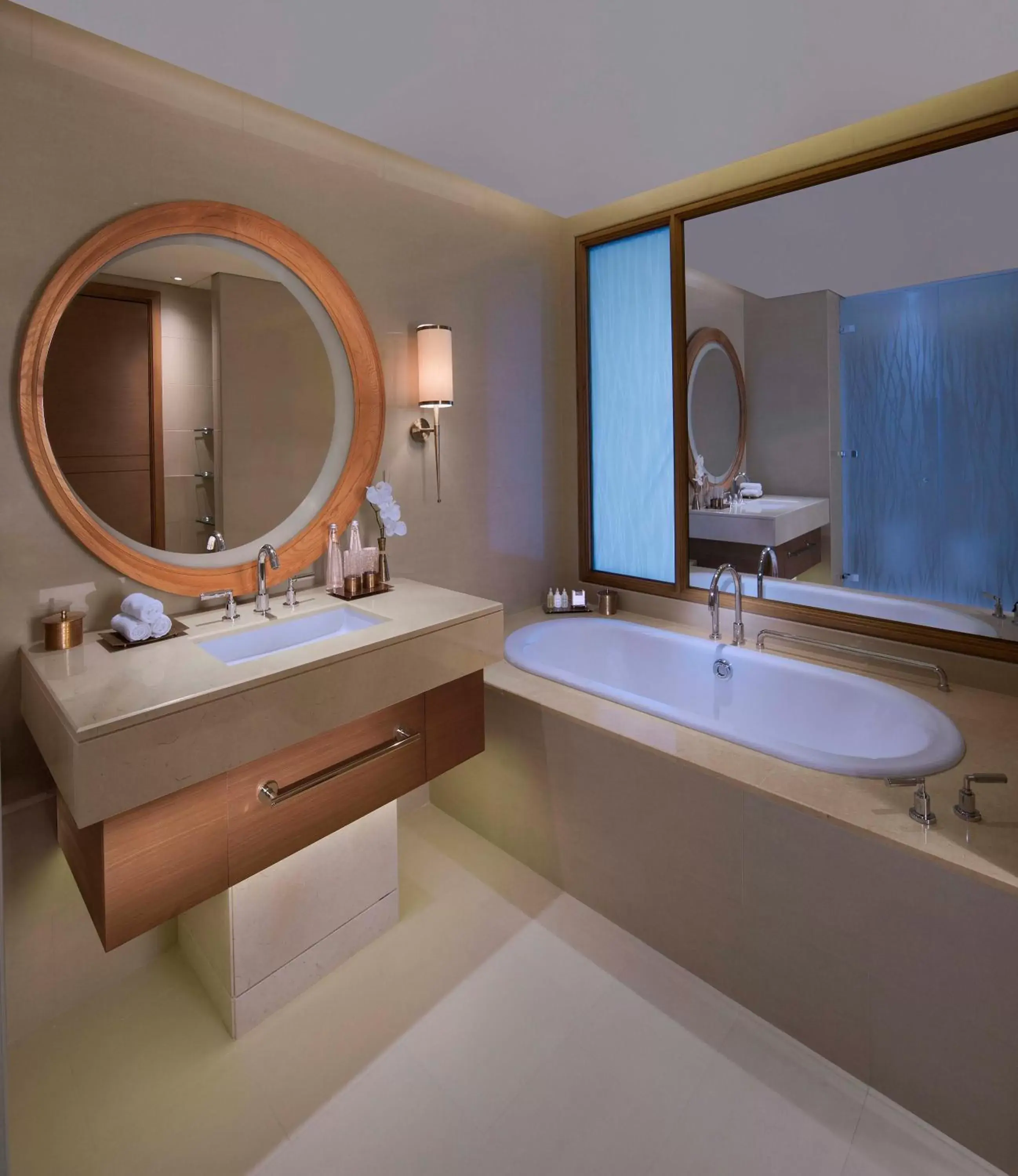 Shower, Bathroom in Anantara Eastern Mangroves Abu Dhabi