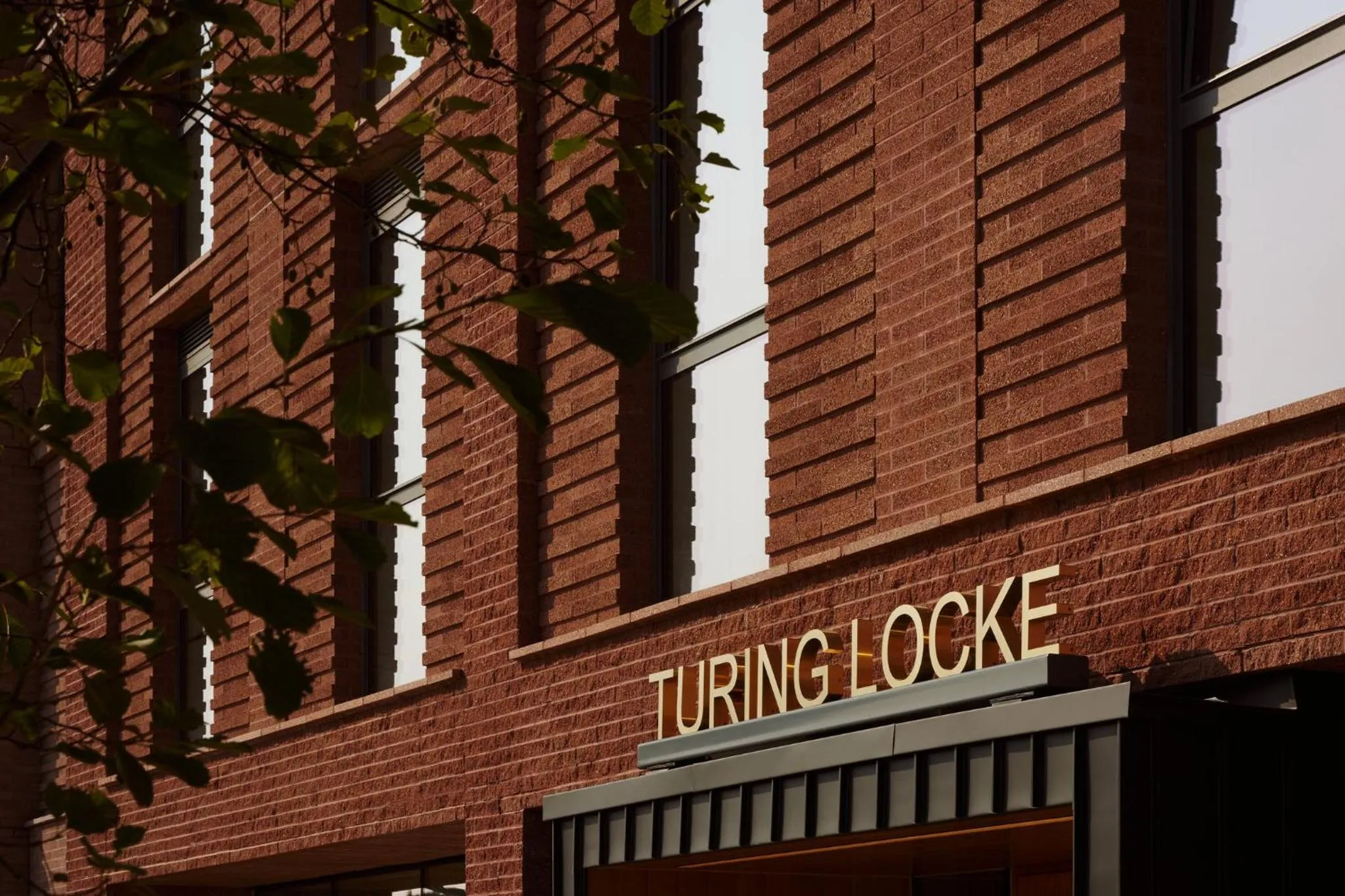Facade/entrance in Turing Locke Cambridge