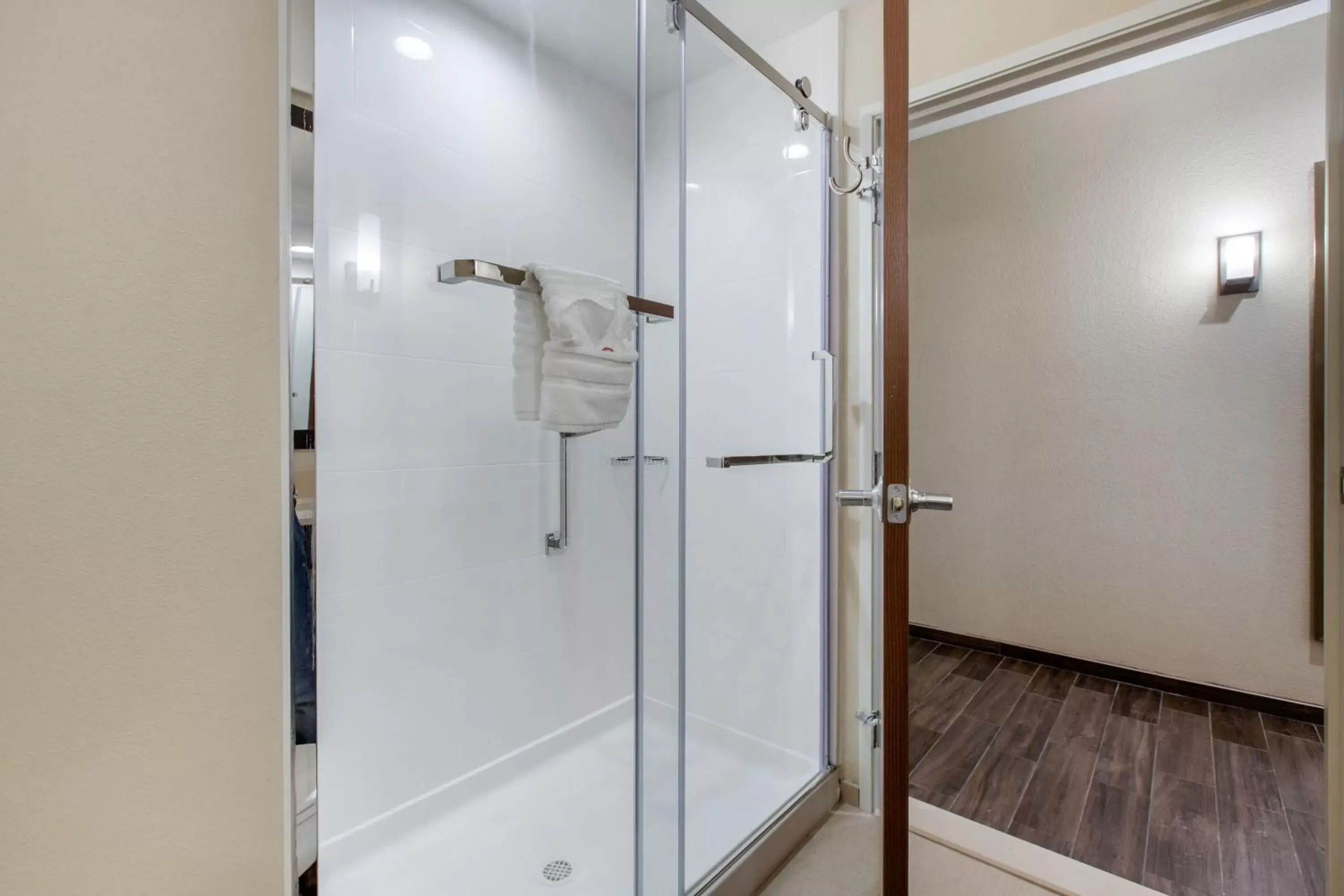 King Suite with Roll-in-Shower - Accessible/Non-Smoking in Comfort Suites - South Austin King Suite with Roll-in-Shower - Accessible/Non-Smoking in Comfort Suites - South Austin