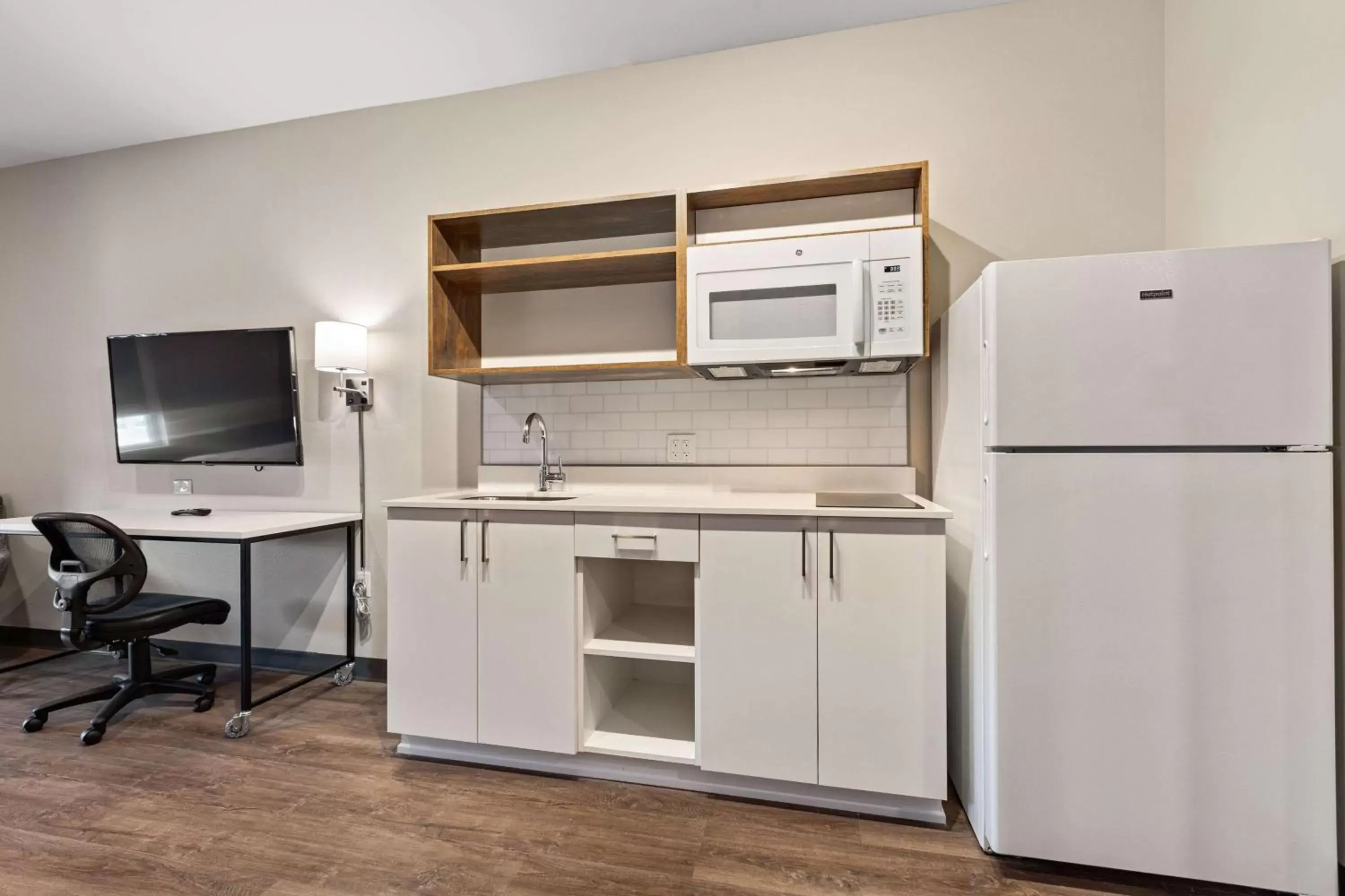 Bedroom, Kitchen/Kitchenette in Extended Stay America Premier Suites - Fredericksburg