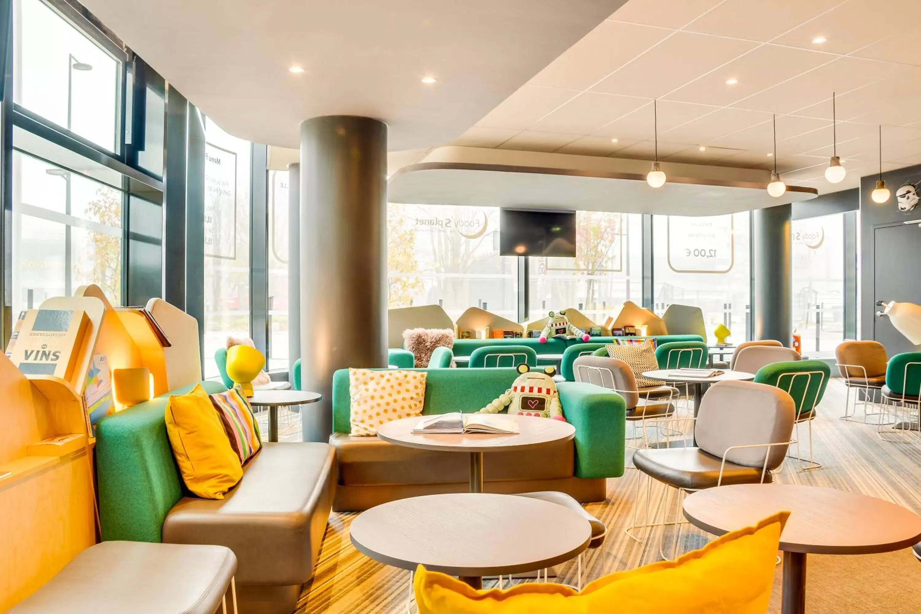 Lounge or bar, Restaurant/Places to Eat in ibis Styles Paris Charles de Gaulle Airport