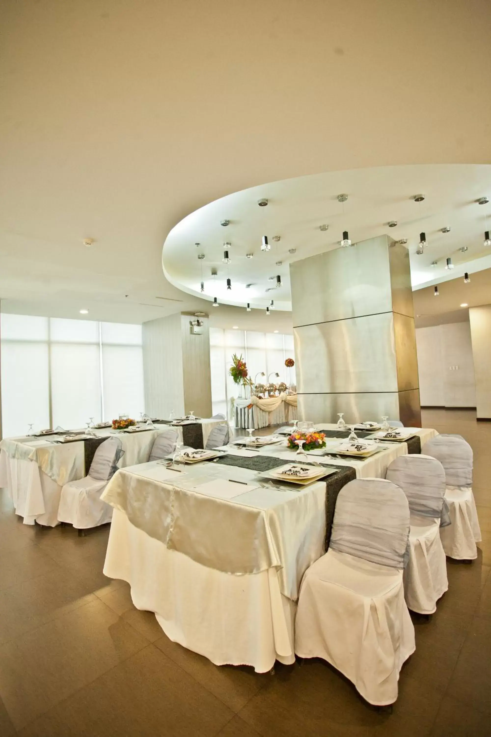 Banquet/Function facilities, Banquet Facilities in The Exchange Regency Residence Hotel Managed by HII