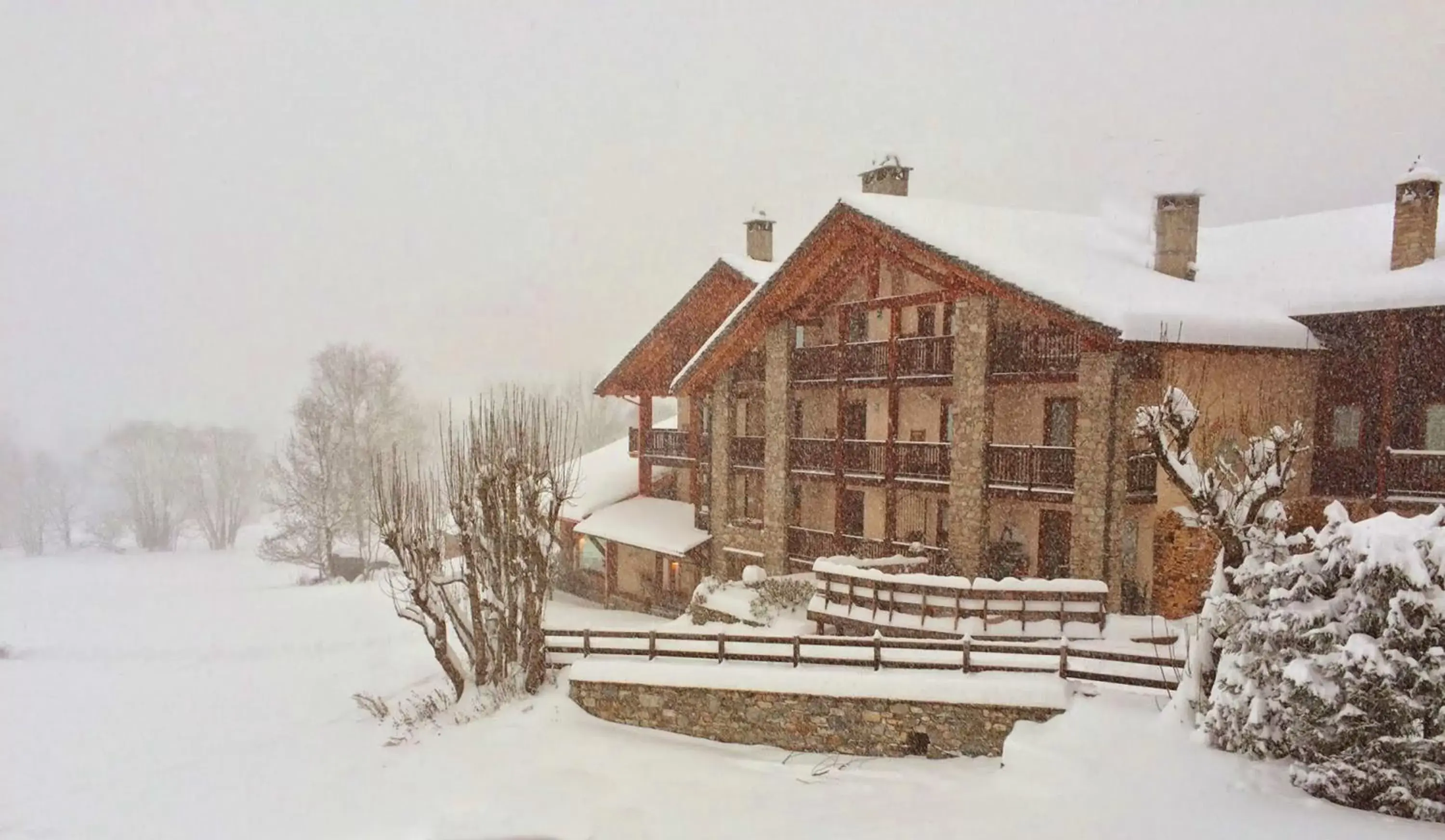 Facade/entrance, Winter in Auberge de La Maison