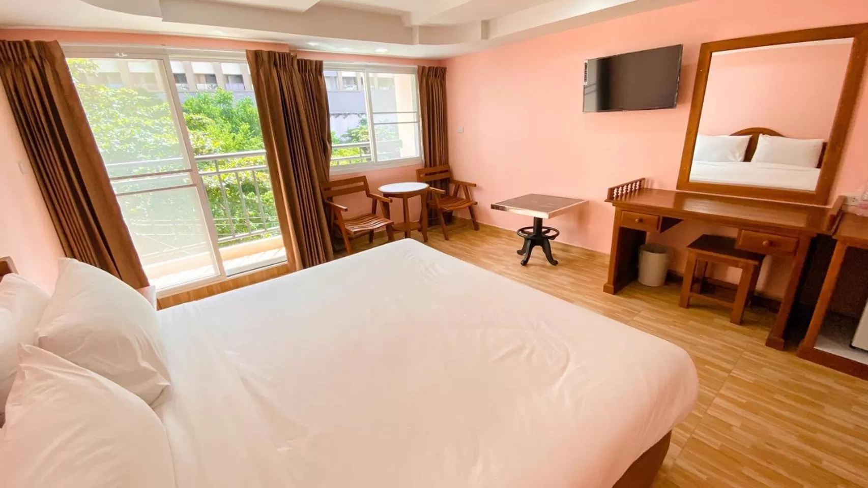 City view, Bed in A.A. Pattaya Golden Beach Hotel