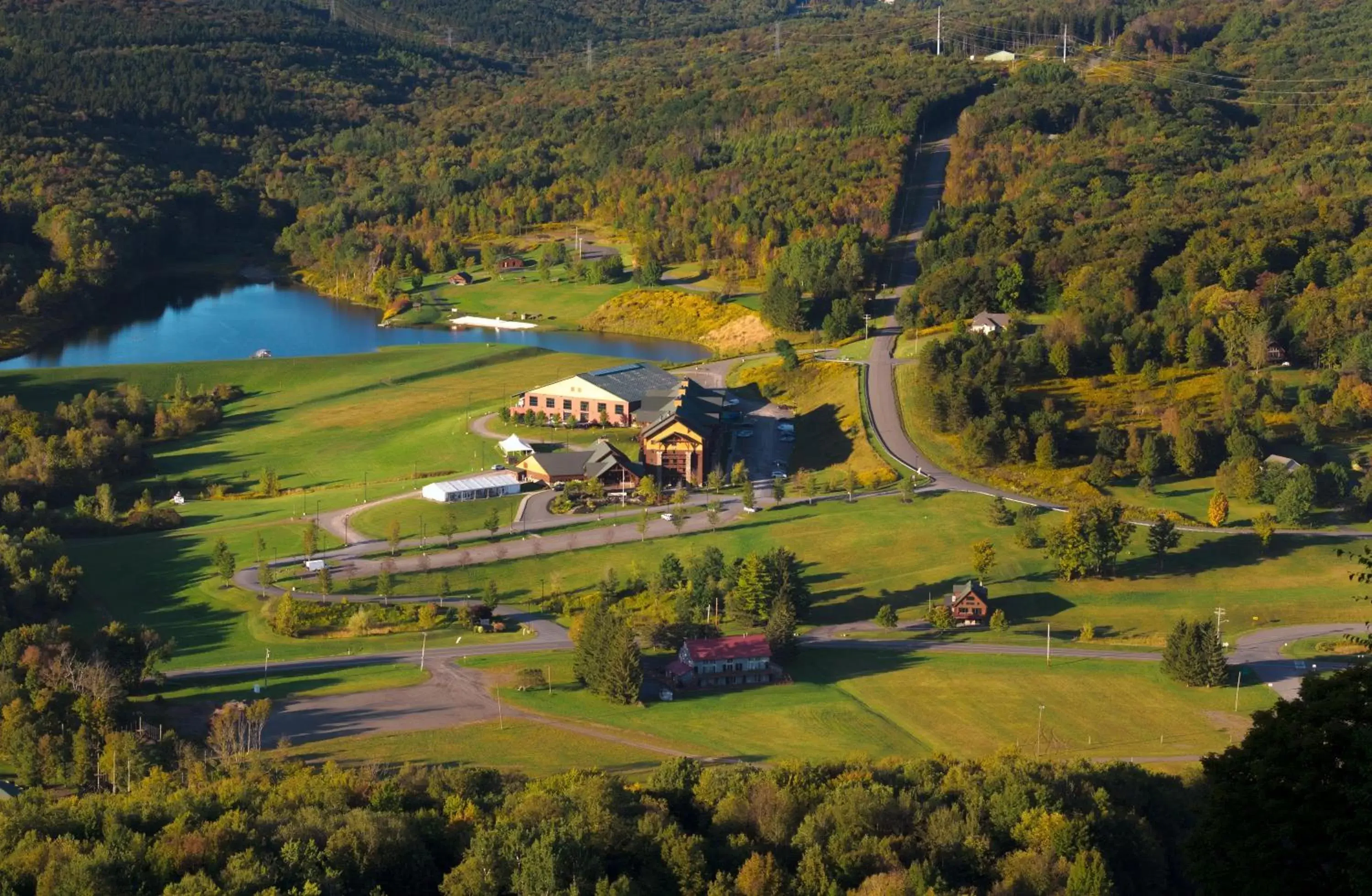 Bird's eye view, Bird's-eye View in Hope Lake Lodge & Indoor Waterpark