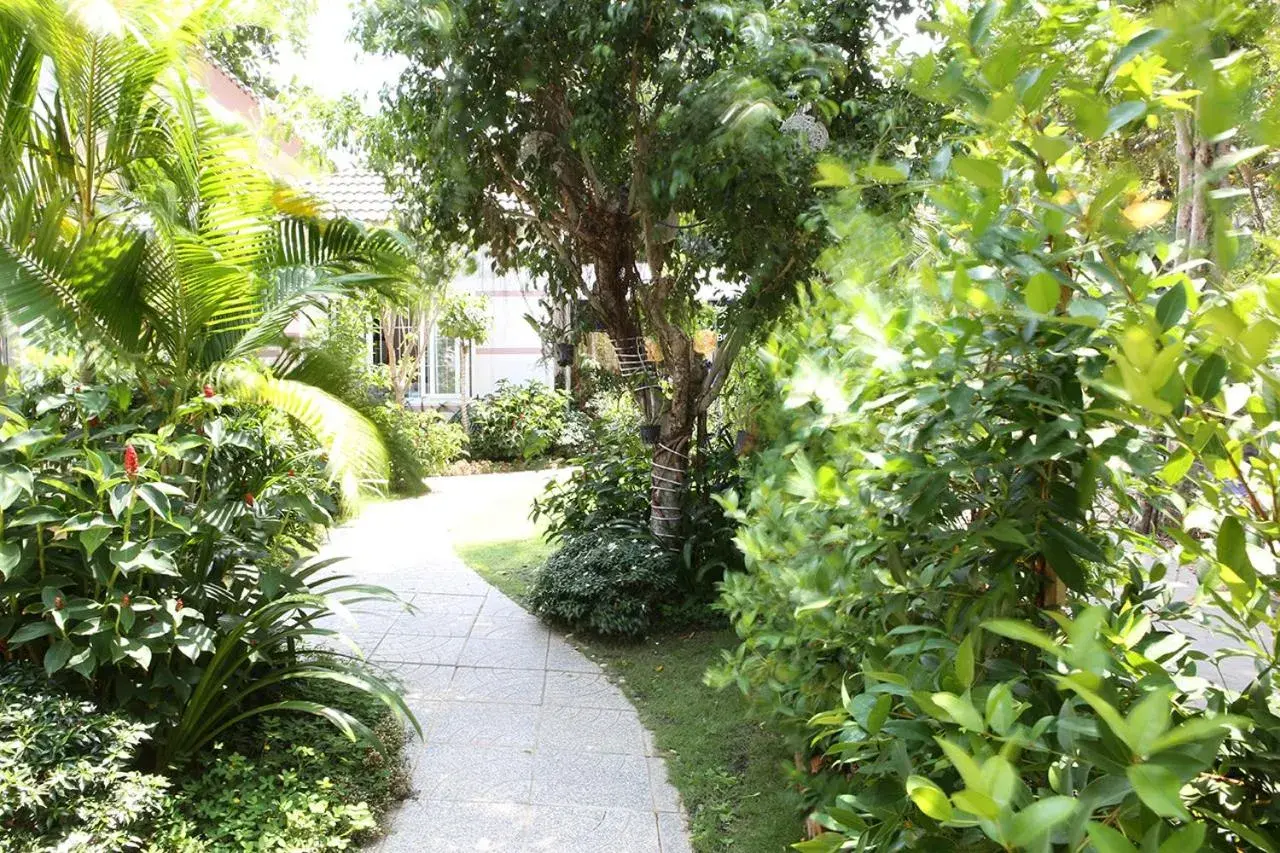 Garden in Huynh Gia Bungalow